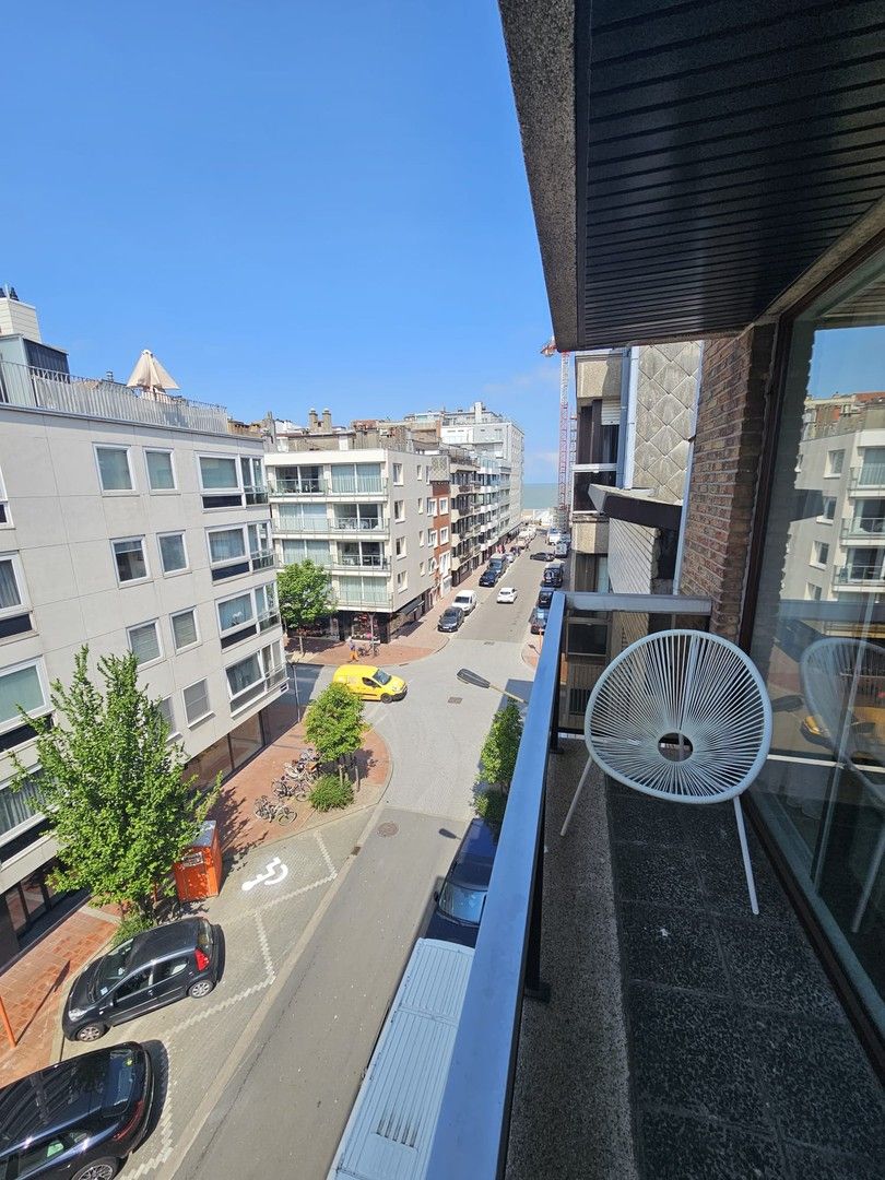 Luxueus appartement met zijdelings zeezicht, gelegen tussen de Kustlaan en de Dumortierlaan. foto 11