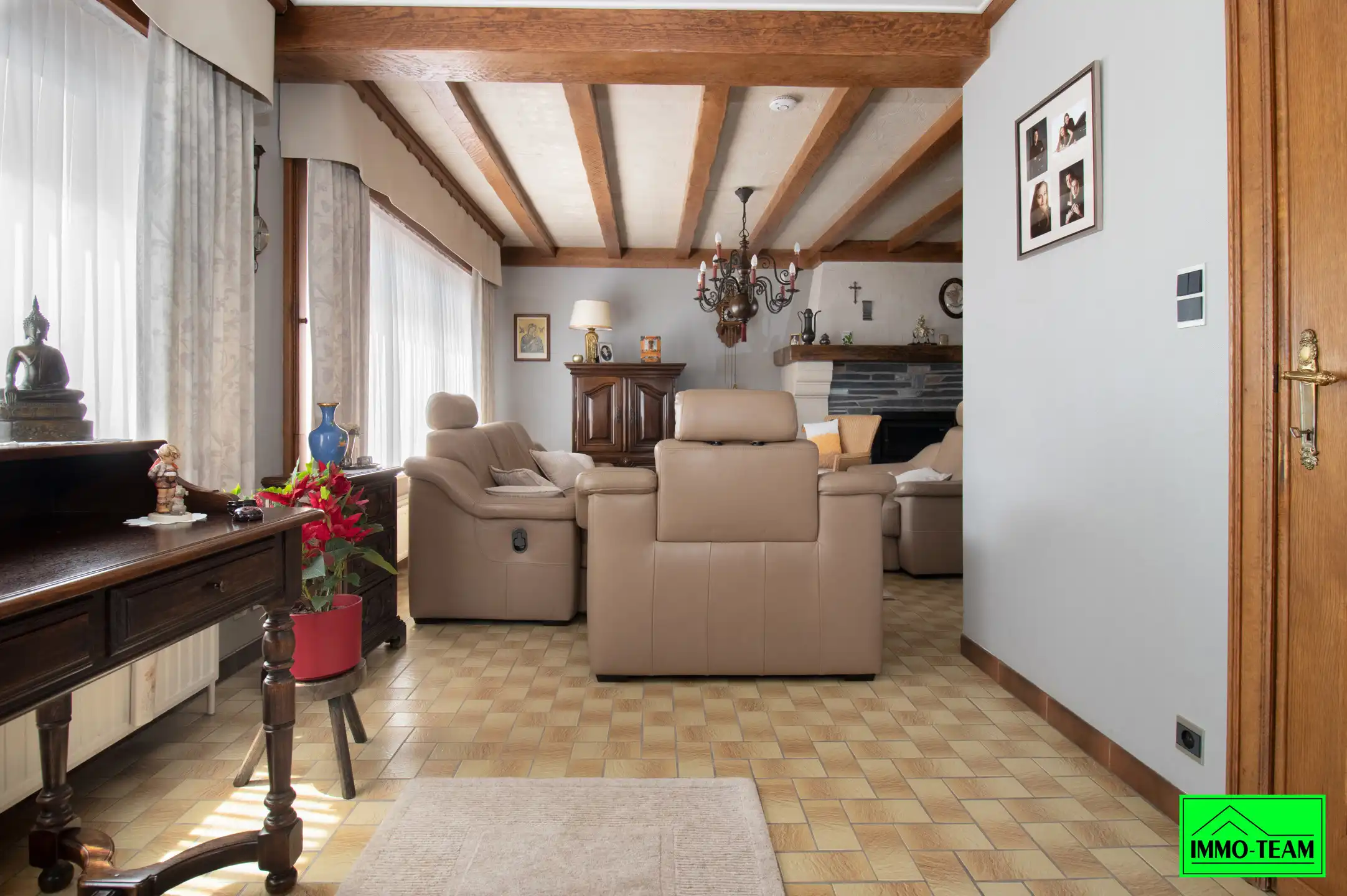 Charmante 3-gevelwoning in rustige woonwijk foto 3