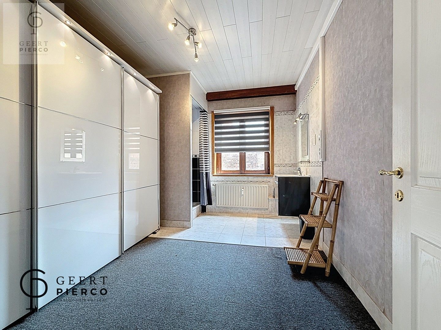 Gezellige studio op toplocatie, vlak bij het station foto 4