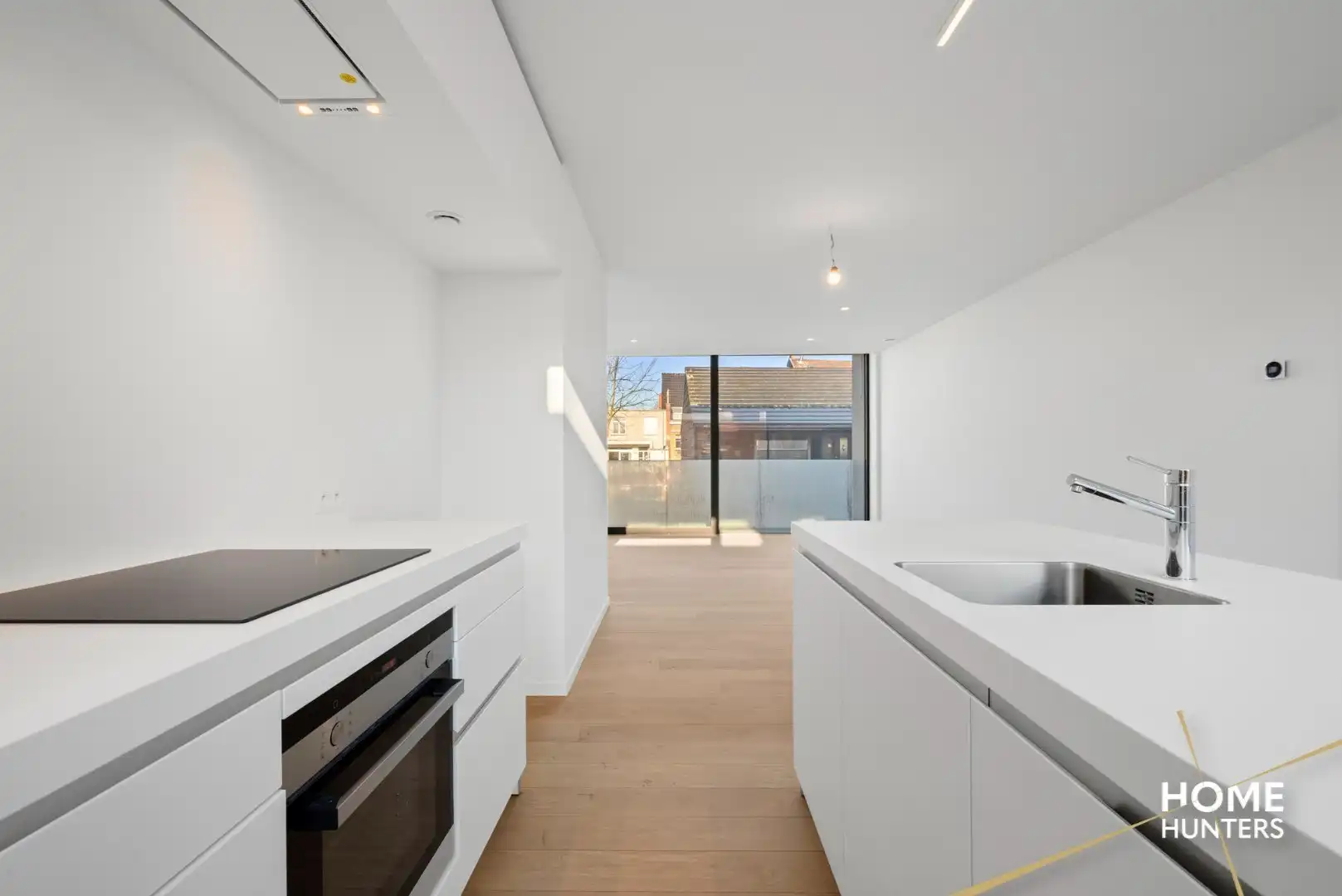 Luxueus afgewerkt appartement met 2 slaapkamers, terras en staanplaats foto 6