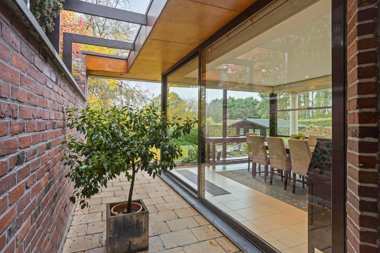 WONING IN DOODLOPENDE STRAAT , GRENZEND AAN NATUURGEBIED foto 23