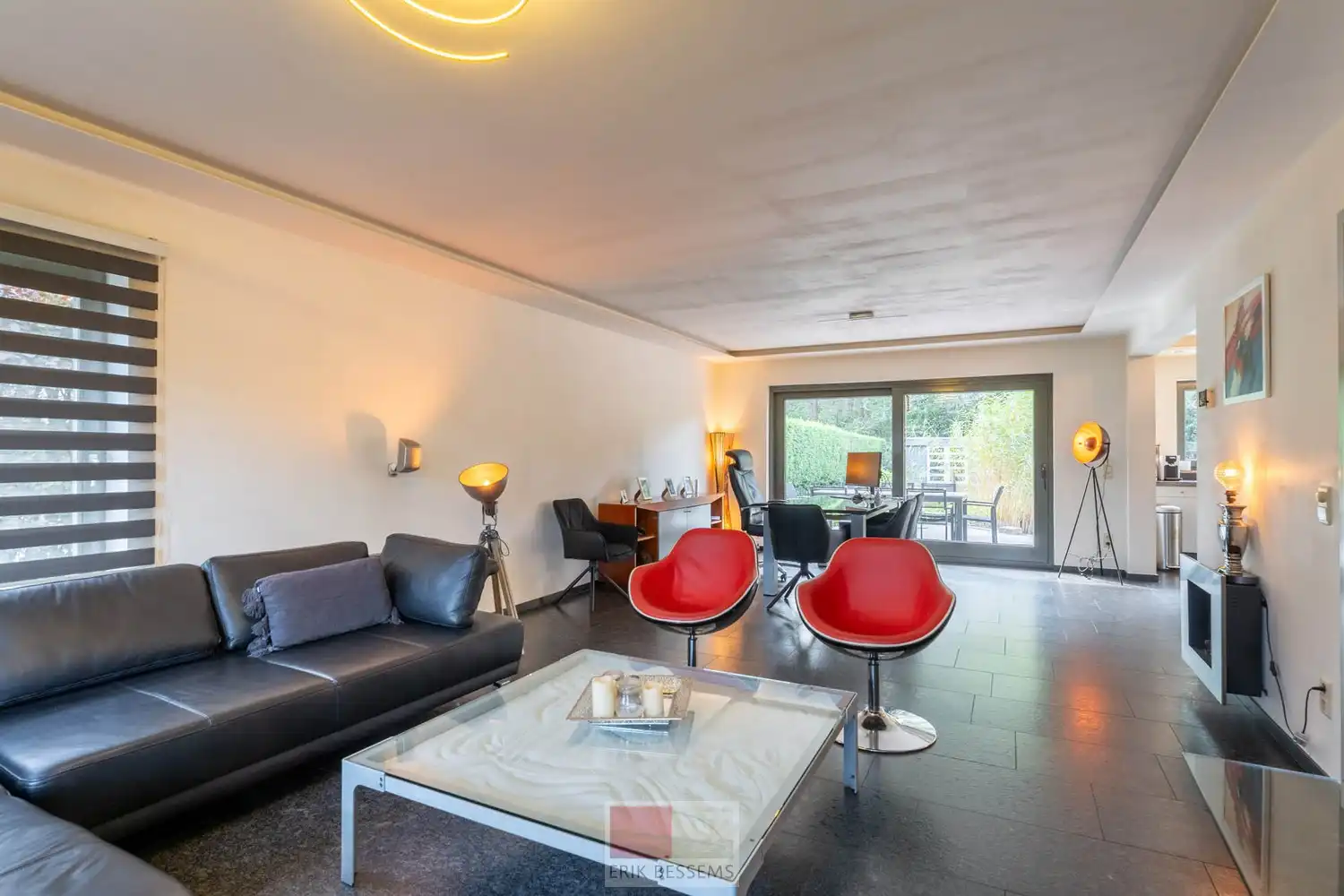 Vrijstaande woning gelegen op een royaal perceel van maar liefst 990 m² en beschikt over een bewoonbare oppervlakte van circa 221 m² foto 8