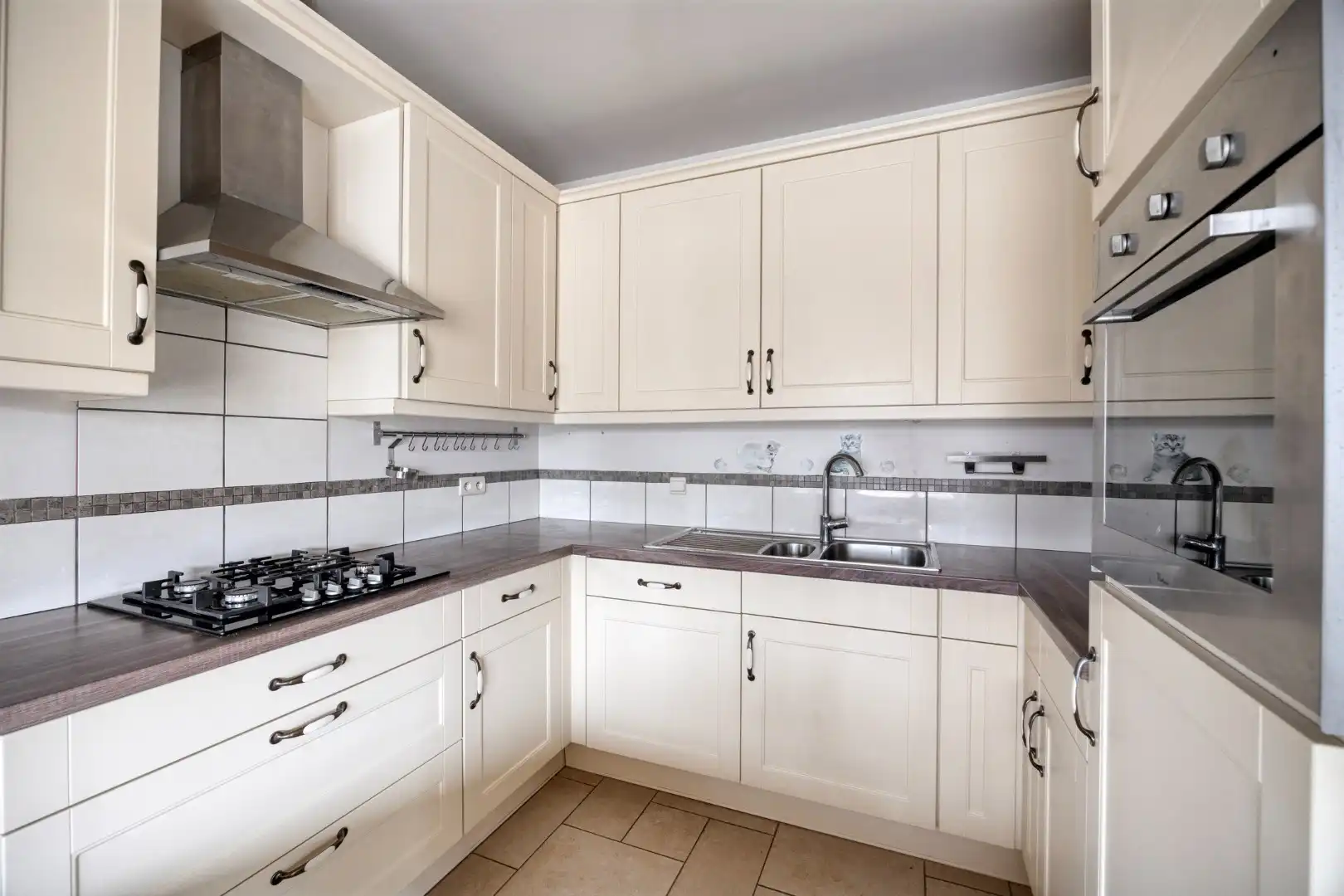 Ruime woning met groot zuidgericht terras en aangename tuin - EPC label B! foto 9