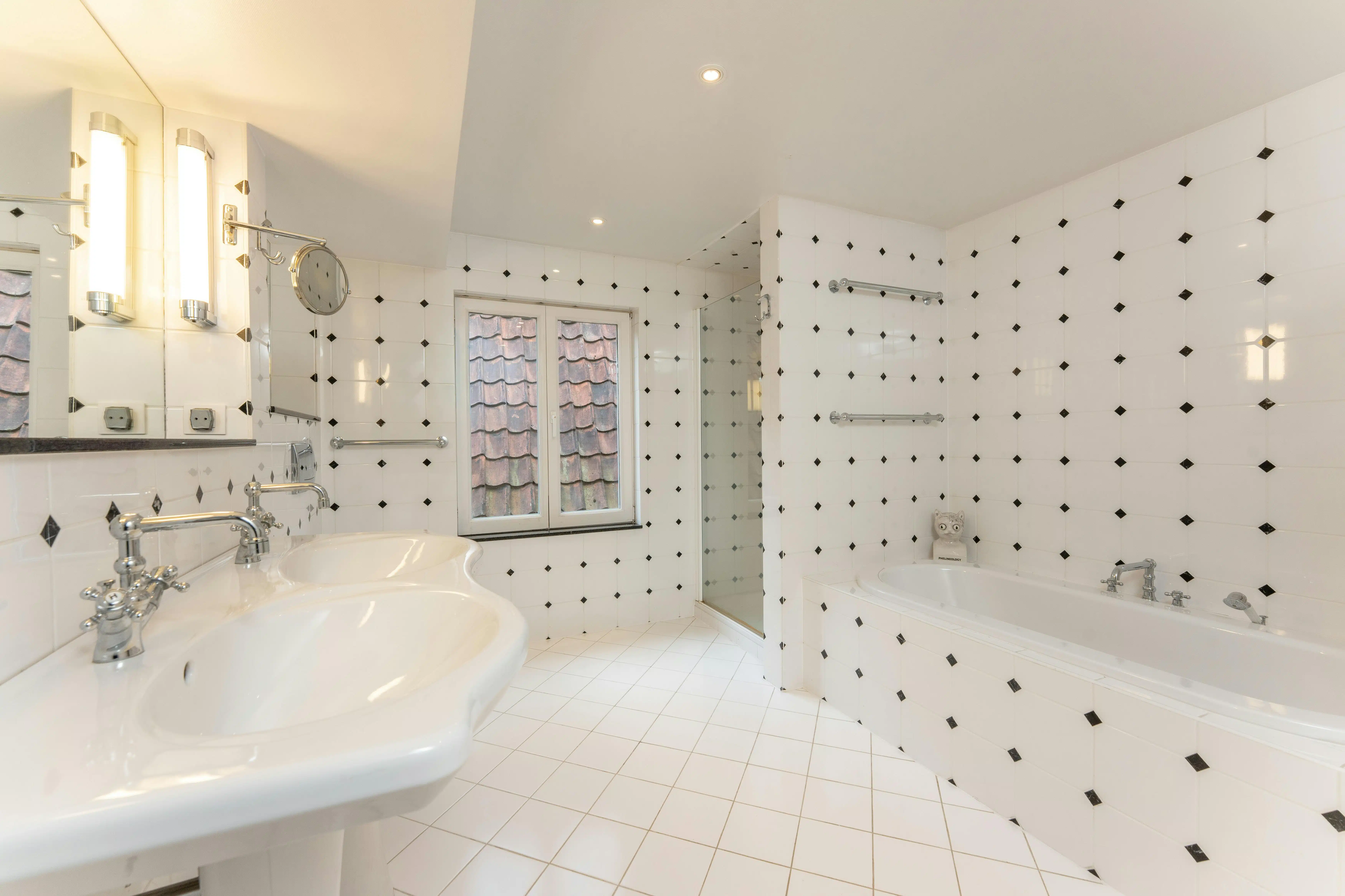 Exclusief herenhuis te koop in hartje brugge foto 14