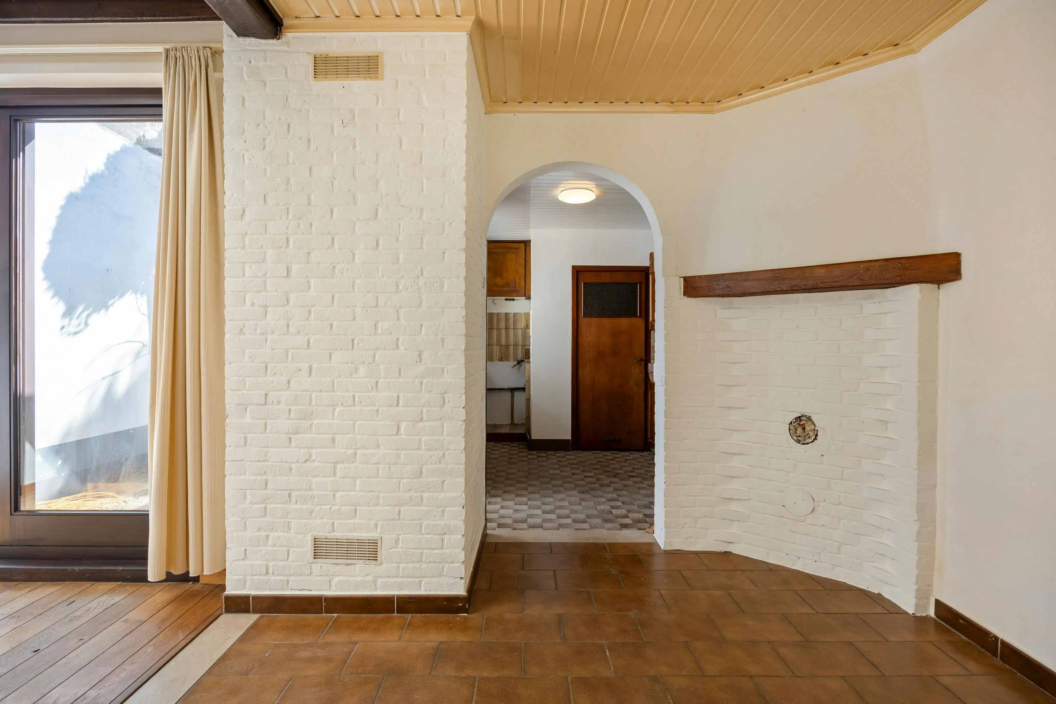 Charmant huis met veel potentieel te koop in Kapellen! foto 10