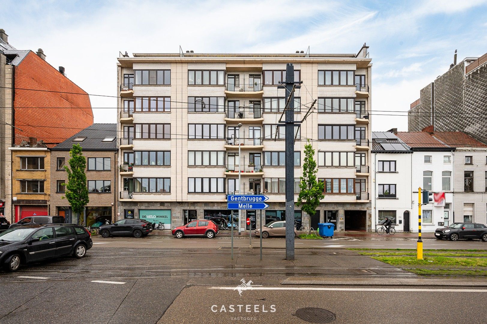 Appartement te koop met terras en garage te Gentbrugge foto 1