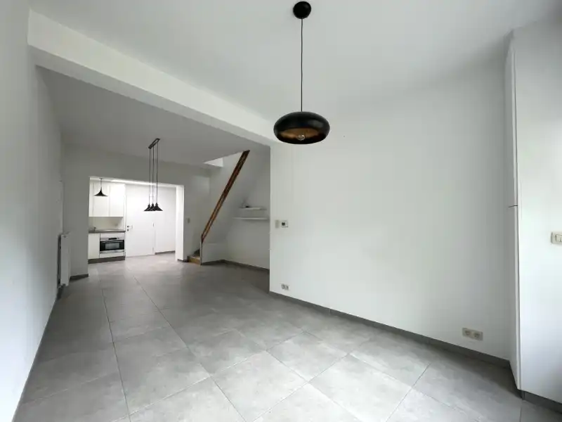 Gezellige instapklare woning aan een groen pleintje foto 3