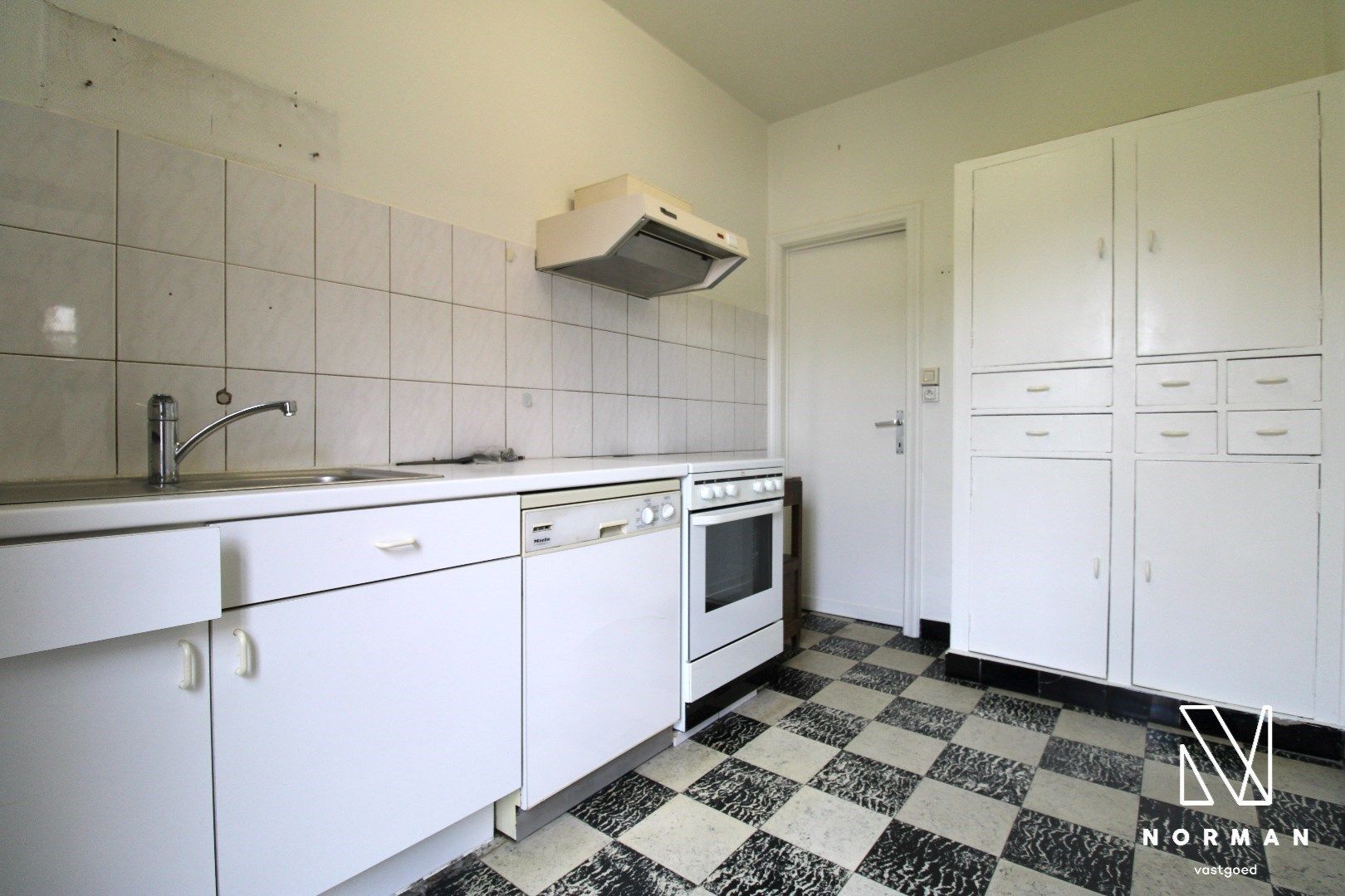 Alleenstaande woning op groot perceel te Deerlijk foto 5