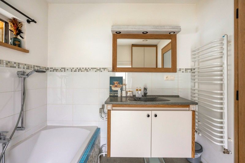 Instapklare halfopen woning met grote tuin en 3 slaapkamers TE KOOP in Meulebeke! foto 16