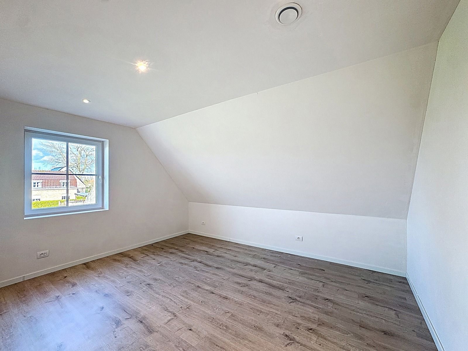 TE HUUR nieuwbouwwoning 4 slaapkamers Jabbeke foto 14