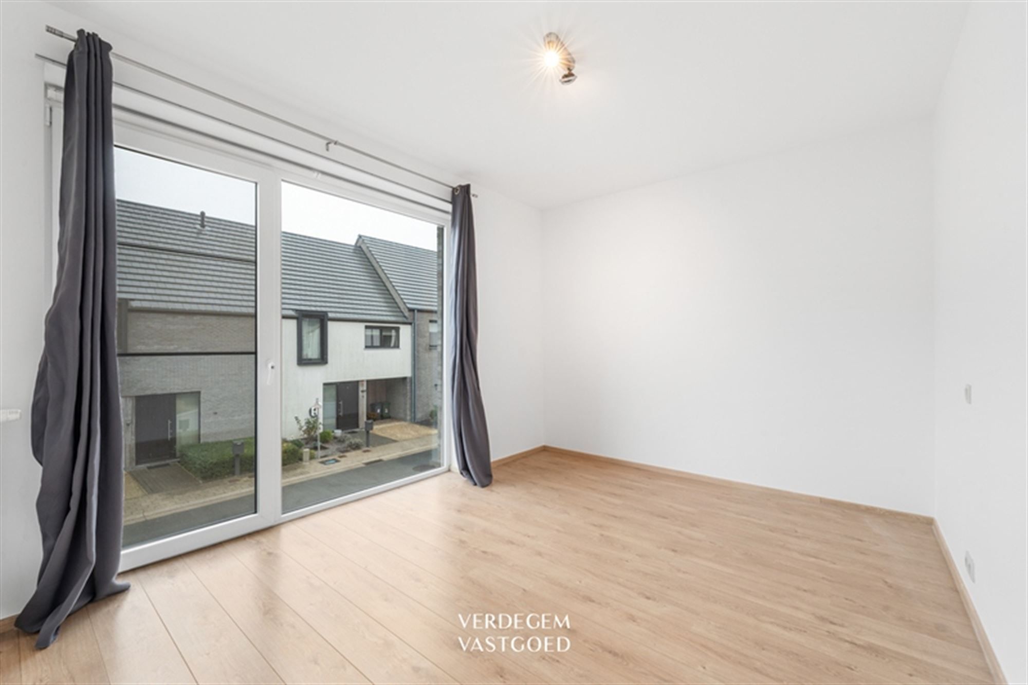 Zeer rustig gelegen appartement op de 1ste verdieping met 2+1 slaapkamers en 2 autostaanplaatsen foto 10
