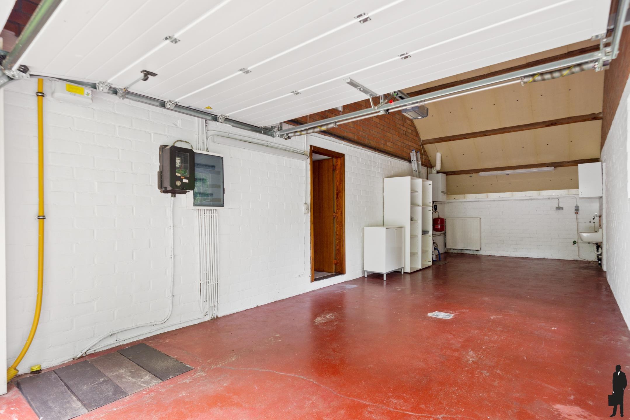 Op een top locatie gelegen gelijkvloerse villa op een prachtig perceel foto 12