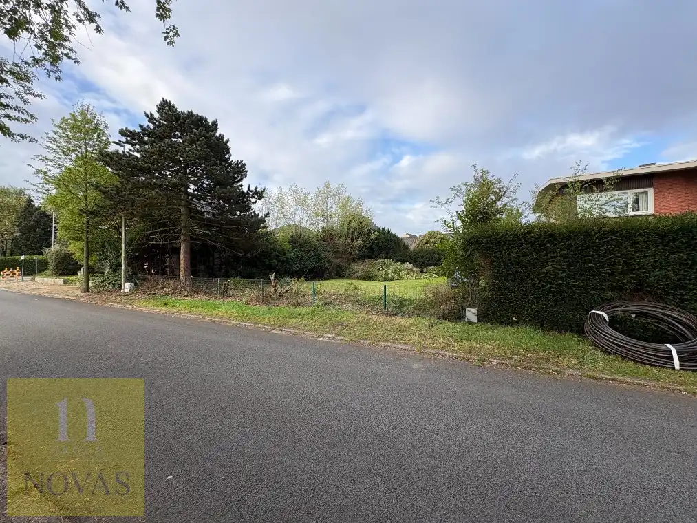 Aan het centrum, bouwgrond van 6are09ca, 18m breed, ca 35m diep foto 7