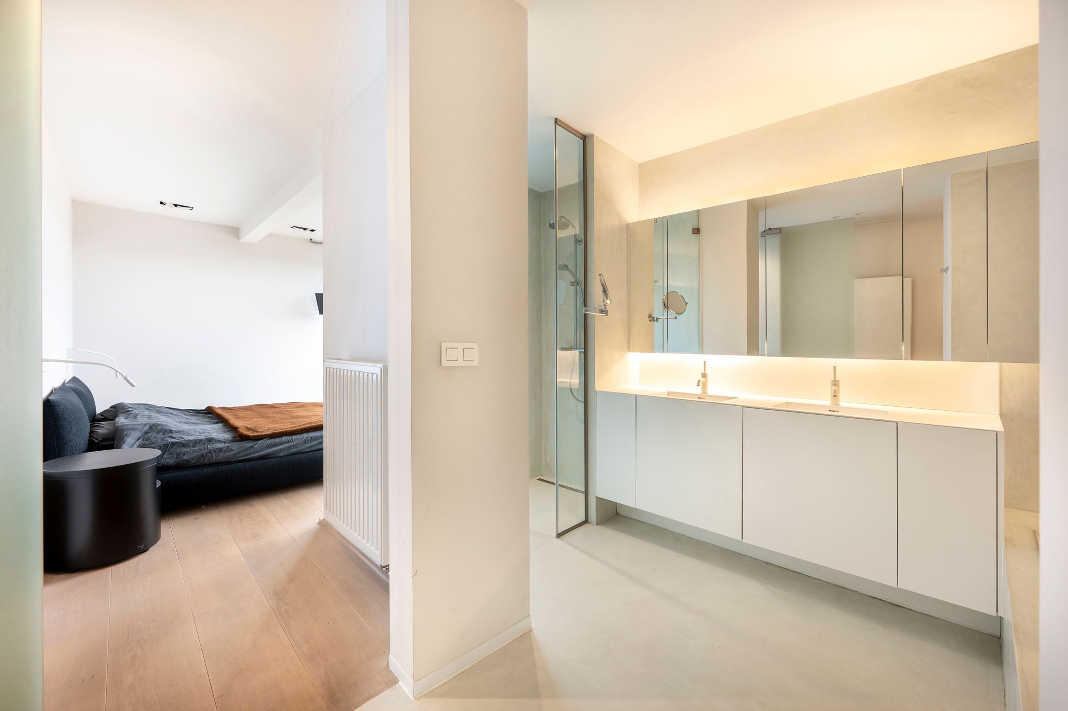 ANTWERPEN - Ruim en licht appartement met uitzonderlijk uitzicht op de kaaien foto 11