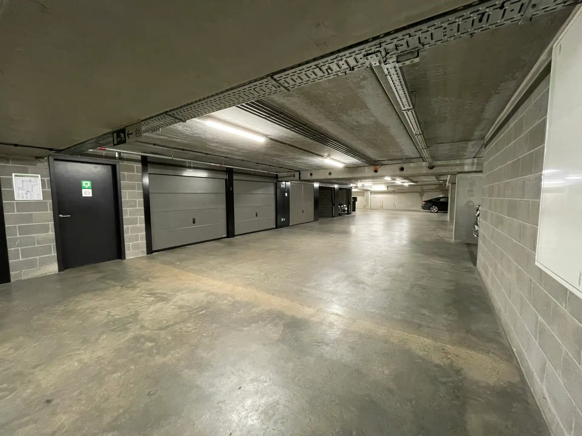 Garagebox te koop in Centrum Gent  foto {{pictureIndex}}