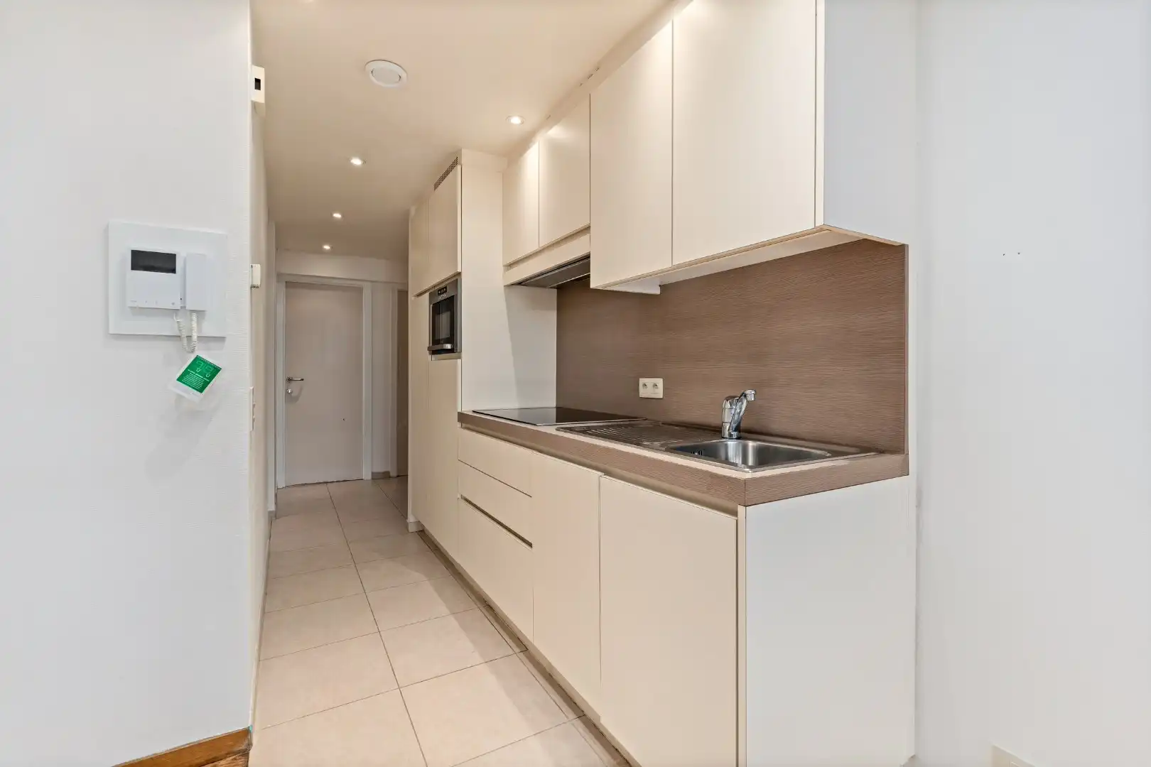 APPARTEMENT MET ZIJDELINGS ZEEZICHT IN CENTRUM  foto 8