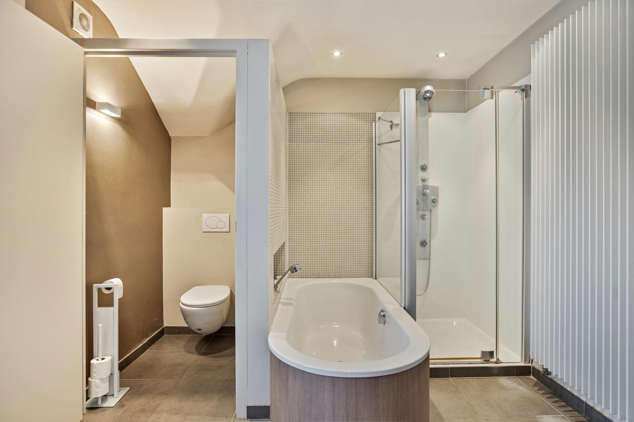 Woning met polyvalent bedrijfsgebouw in Avekapelle/Veurne foto 5