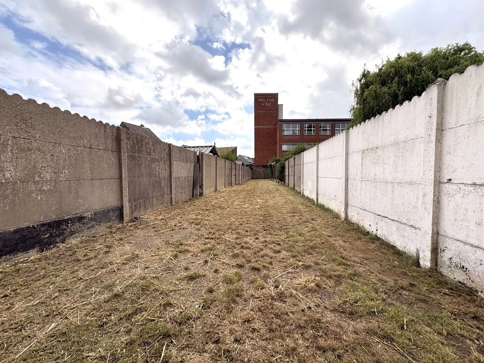 Gerenoveerde rijwoning met tuin foto 20