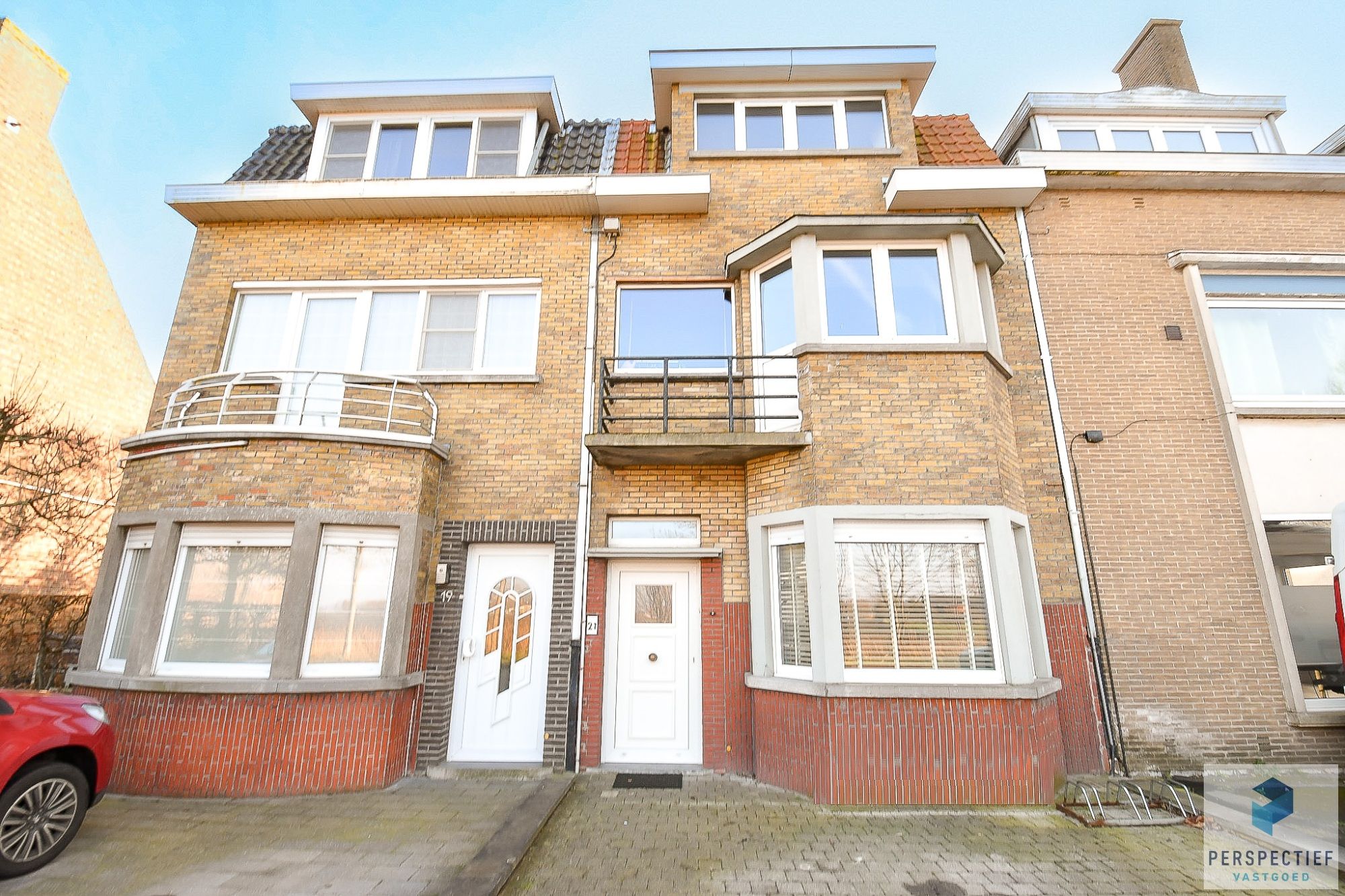 Ruime woning met 3 SLPKS, tuin en 2 parkeerplaatsen foto 20