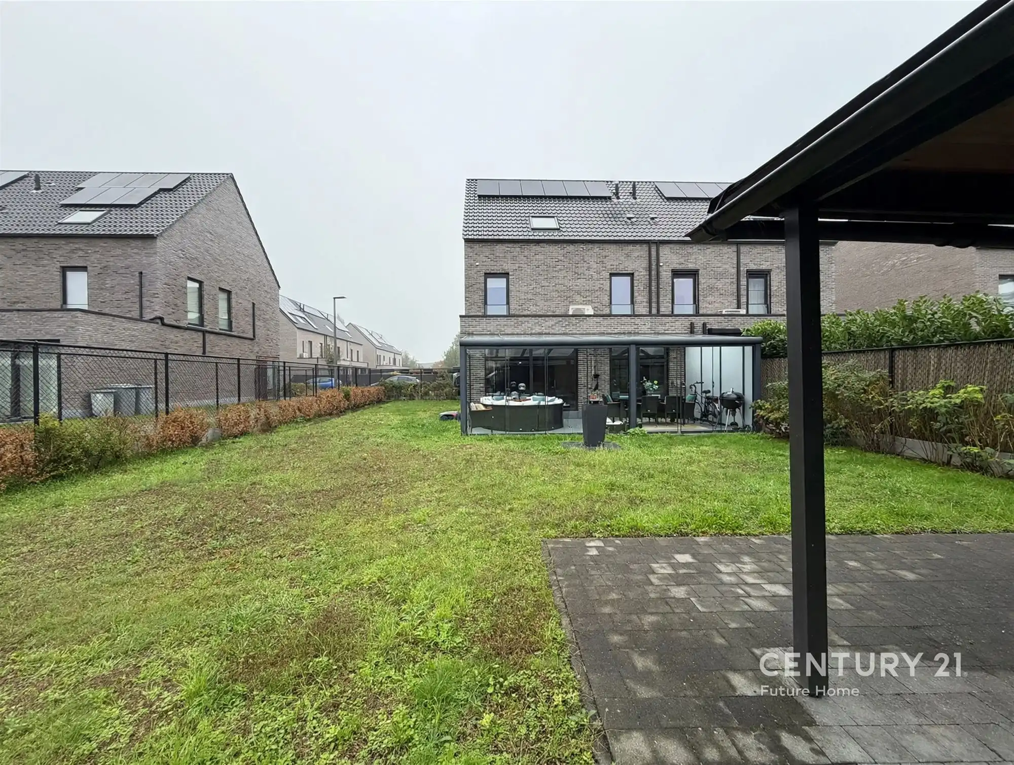 Ruime gezinswoning met 4 slaapkamers, 2 badkamers en tuin foto 27
