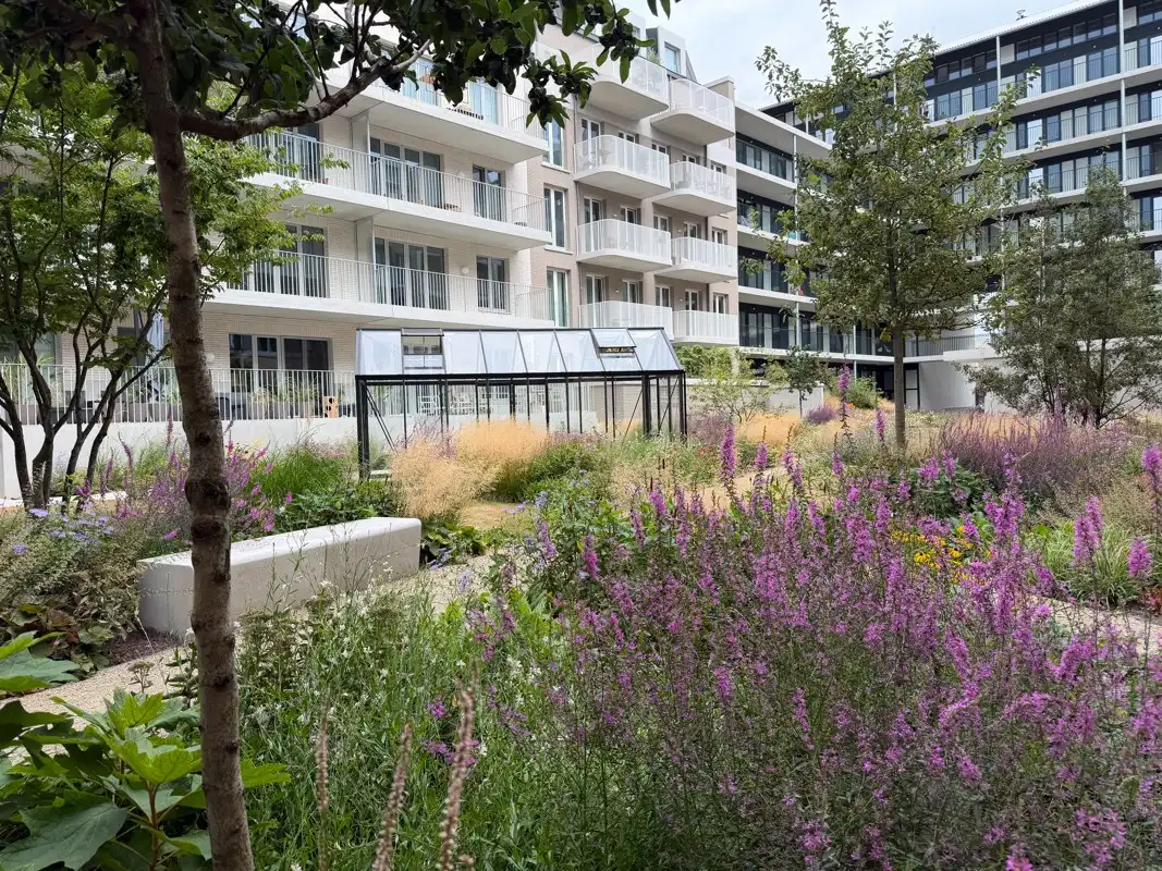 Nieuwbouwappartement met 2 slaapkamers, terras en fietsenberging. foto 24