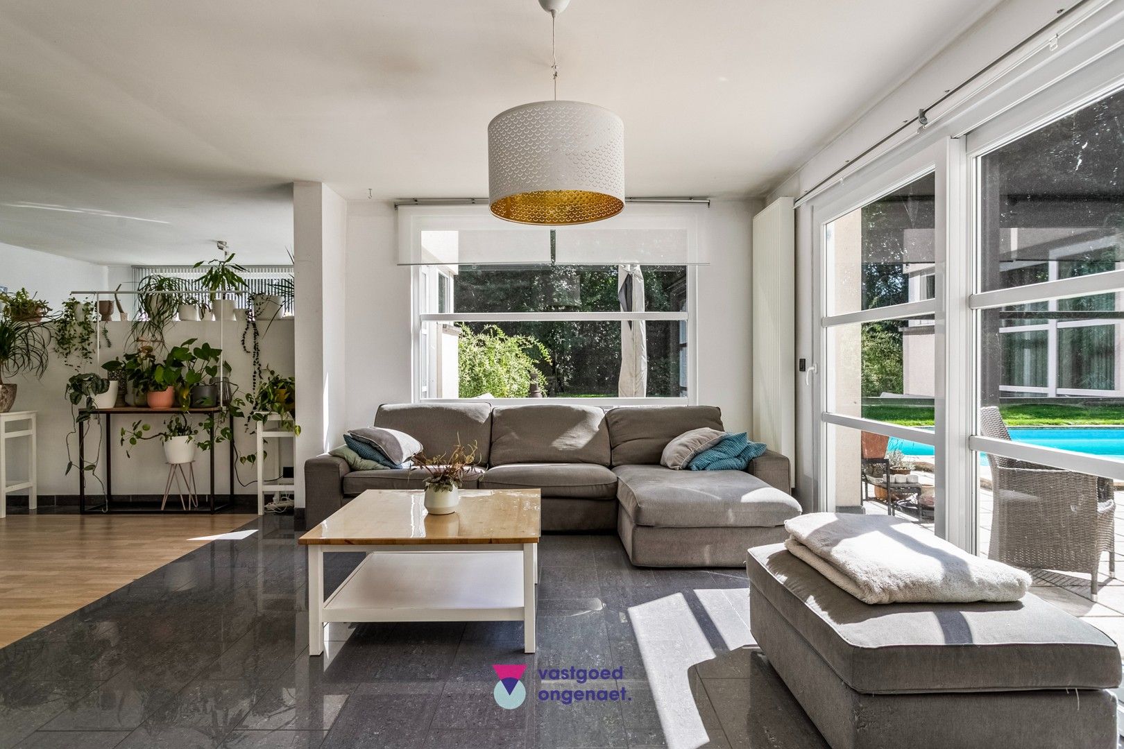 Te koop: Unieke en Rustig Gelegen Villa in Evergem foto 3