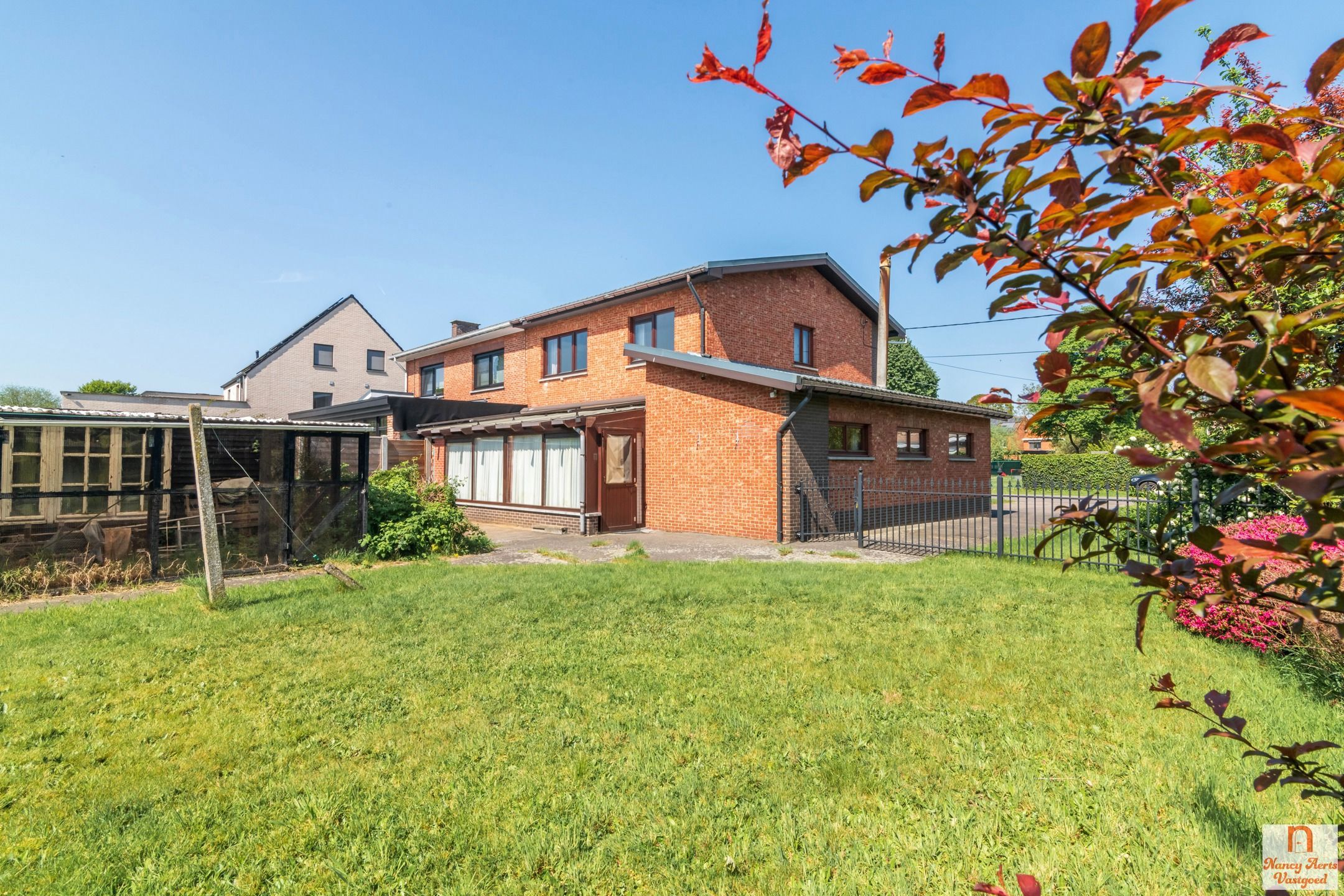 Charmante woning met grote tuin en renovatiemogelijkheden foto 5
