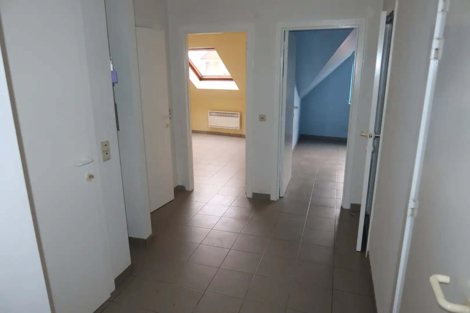 Gezellig dakappartement met 2 slk, terrasje en autostaanplaats foto 13