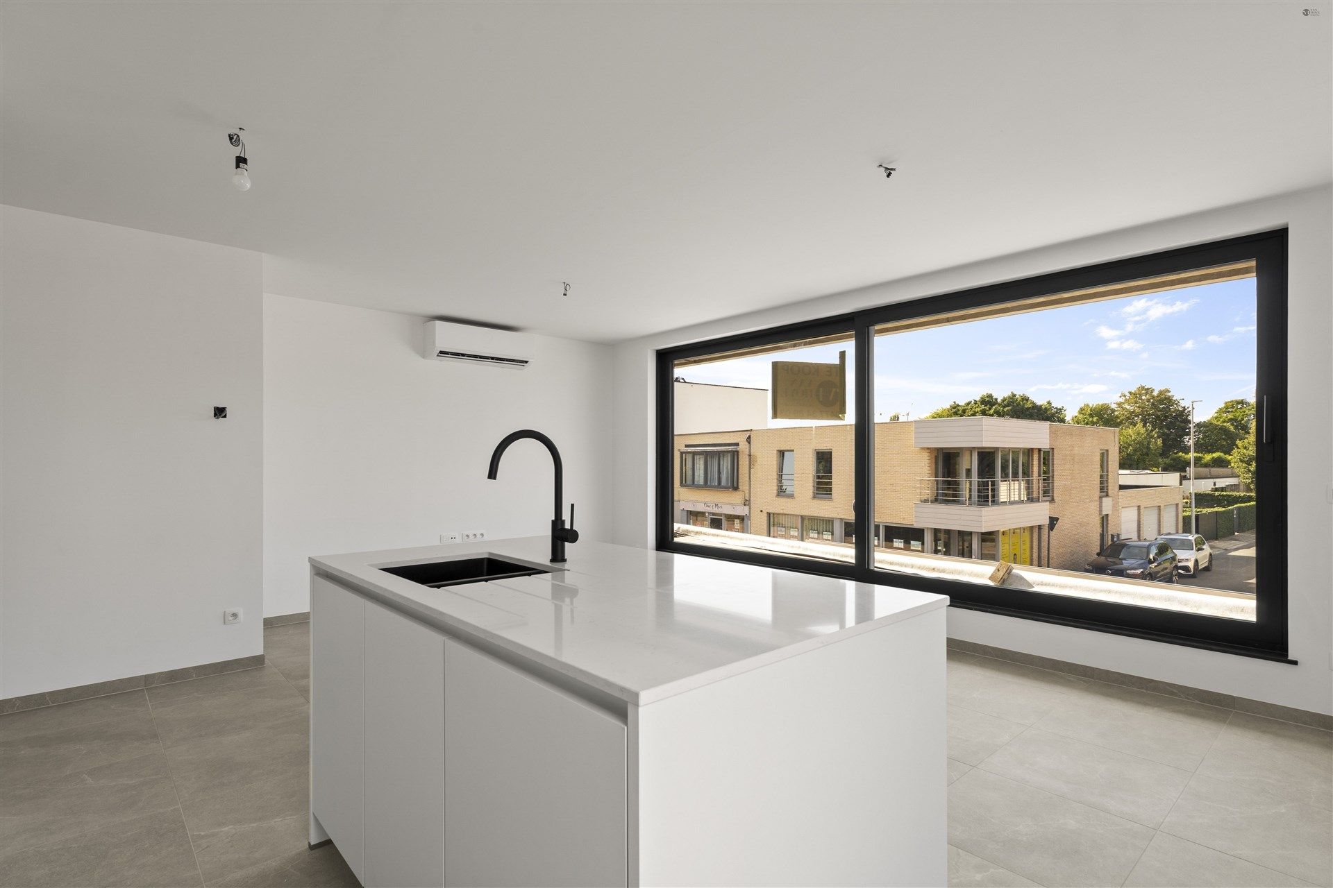Appartement met staanplaats. (prijs excl. kosten) (mogelijk aan 6% BTW) foto 8