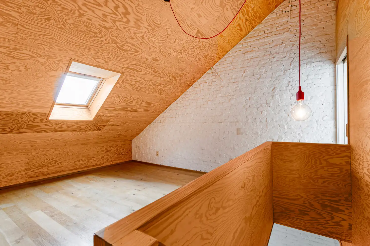 PRACHTIG GERENOVEERDE WONING MET STADSTUIN! foto 27