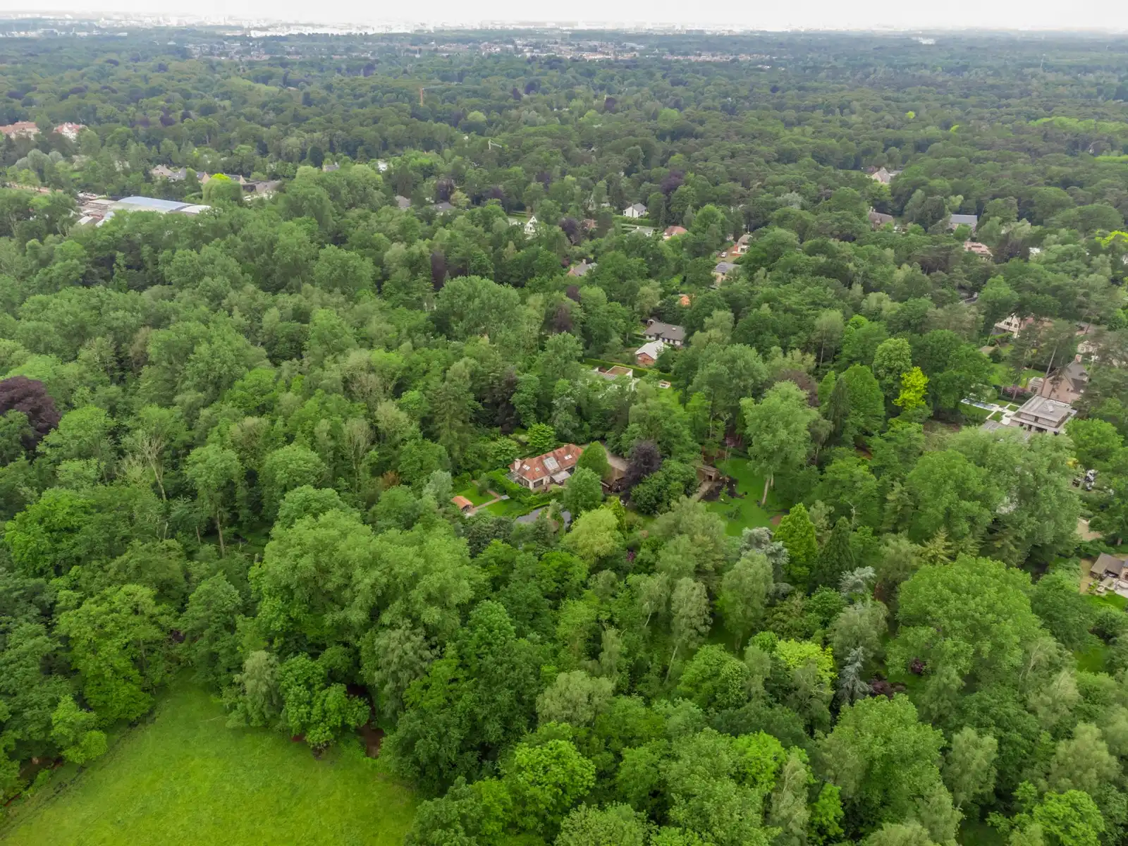 Exclusieve grond op uniek domein van 20.201 m² op een topligging foto 3