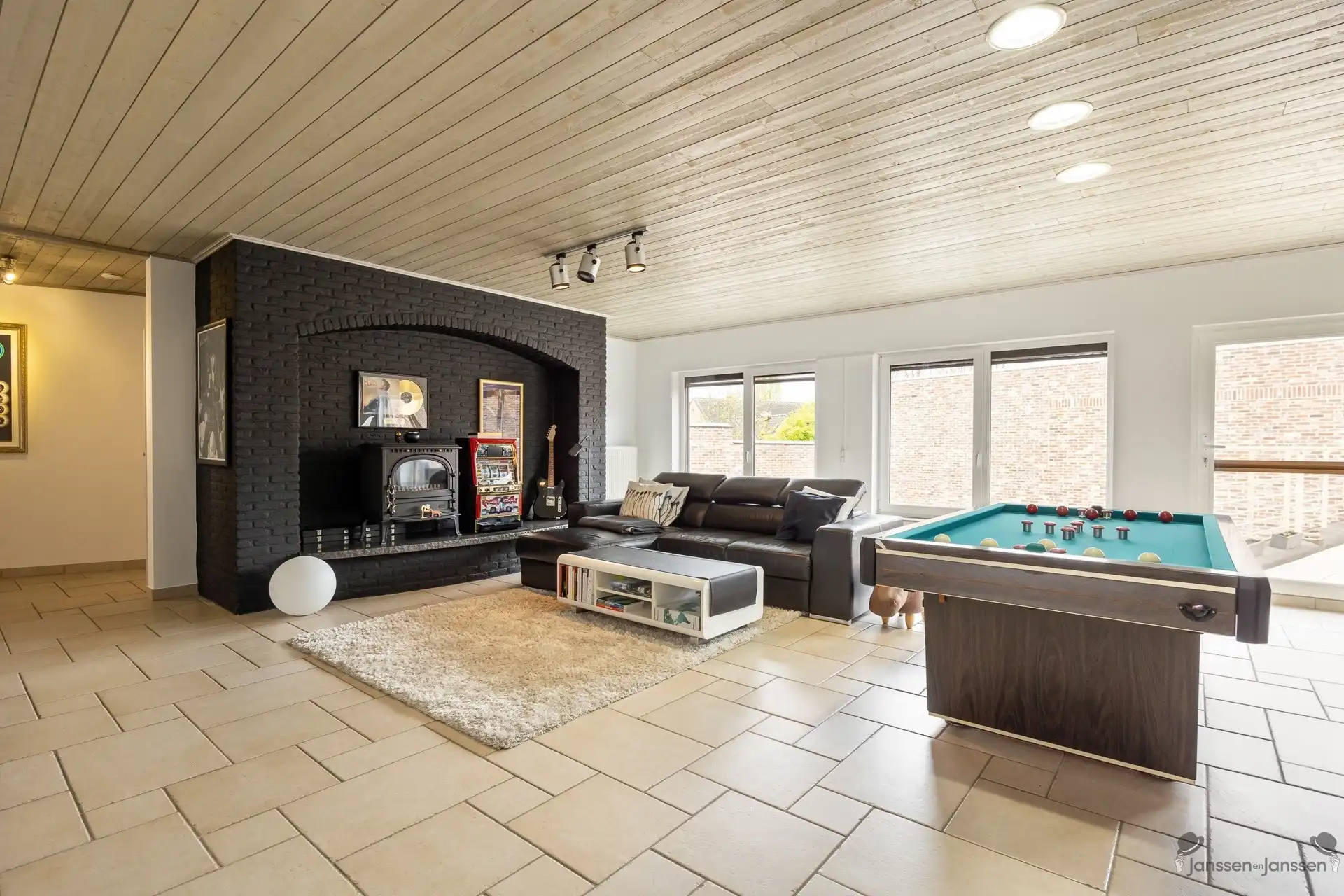 Ruime woonst met tuin en terras foto 14