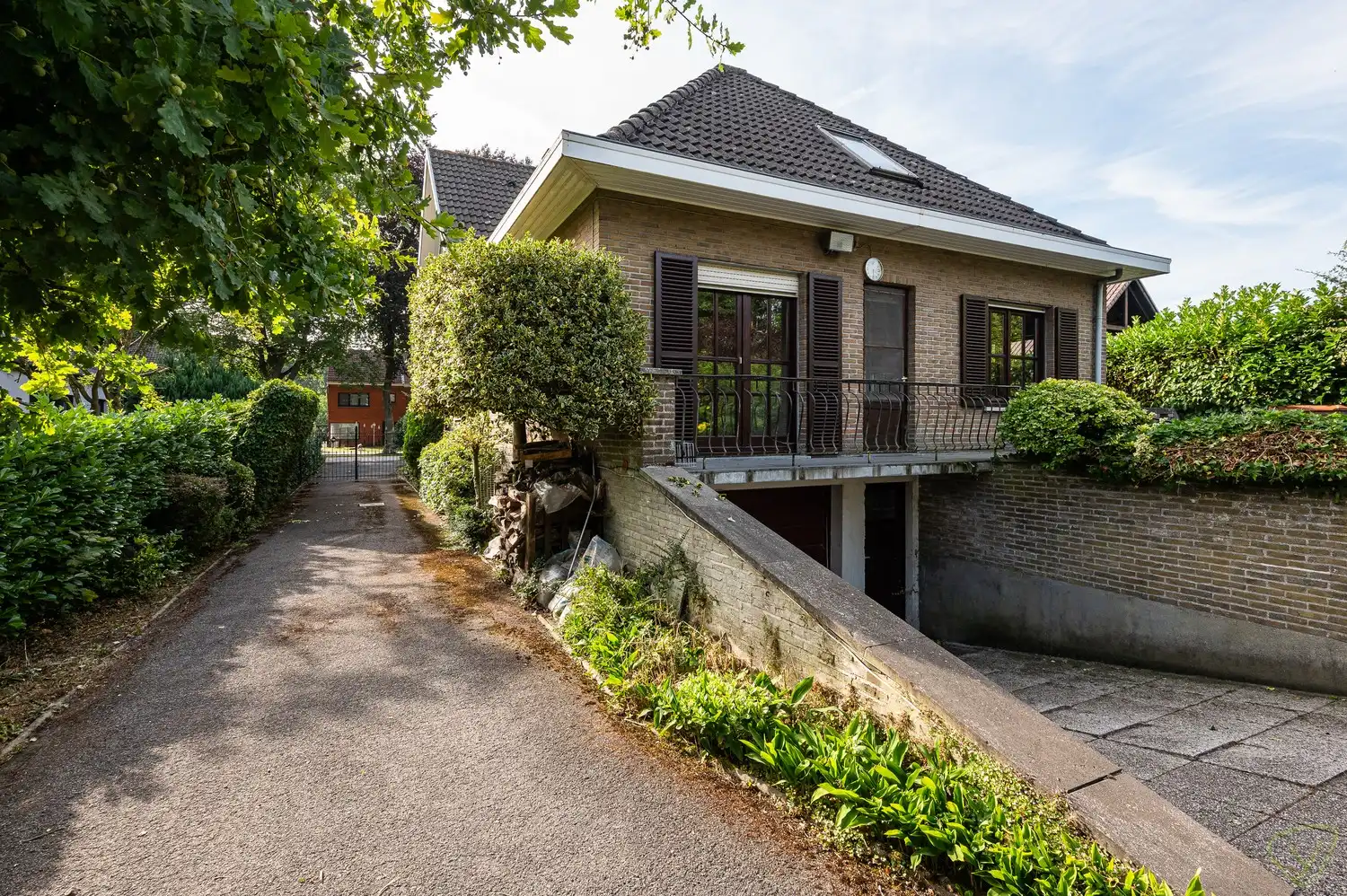 Vrijstaande villa op een uitzonderlijk groot perceel met bosgrond in Lembeke foto 26