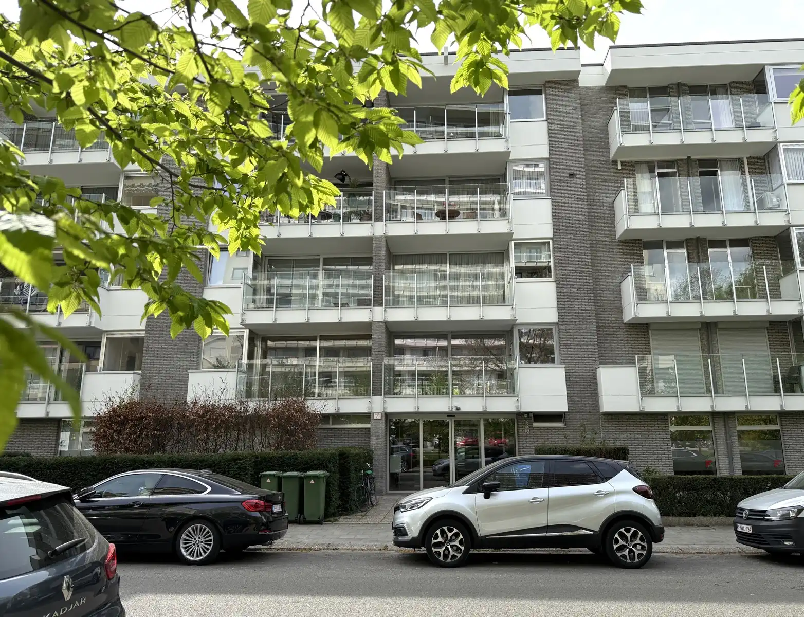 Berchem | Gerenoveerd 2 slpk app + terras  foto {{pictureIndex}}