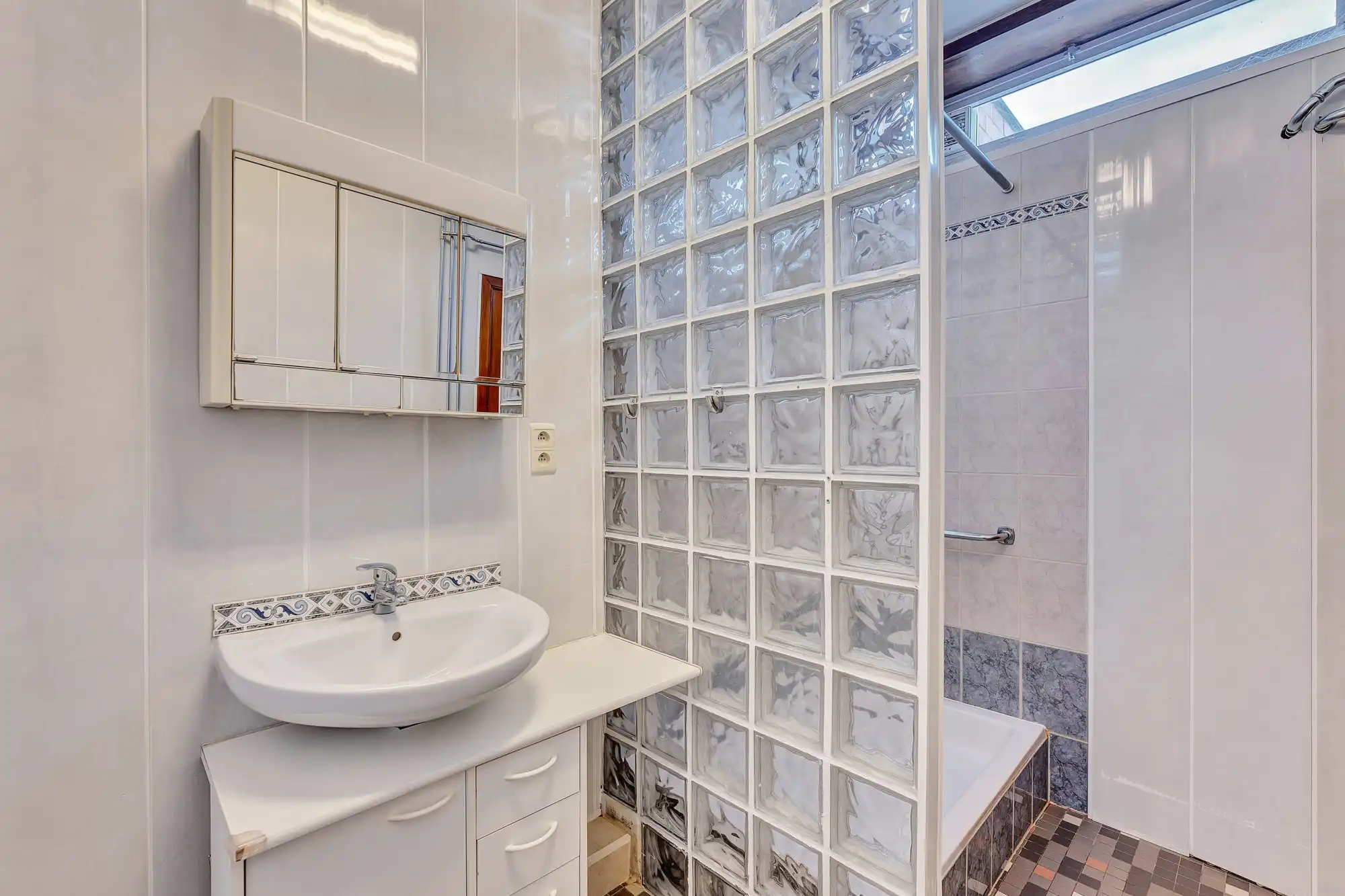 Te renoveren HOB met diverse mogelijkheden op toplocatie foto 12