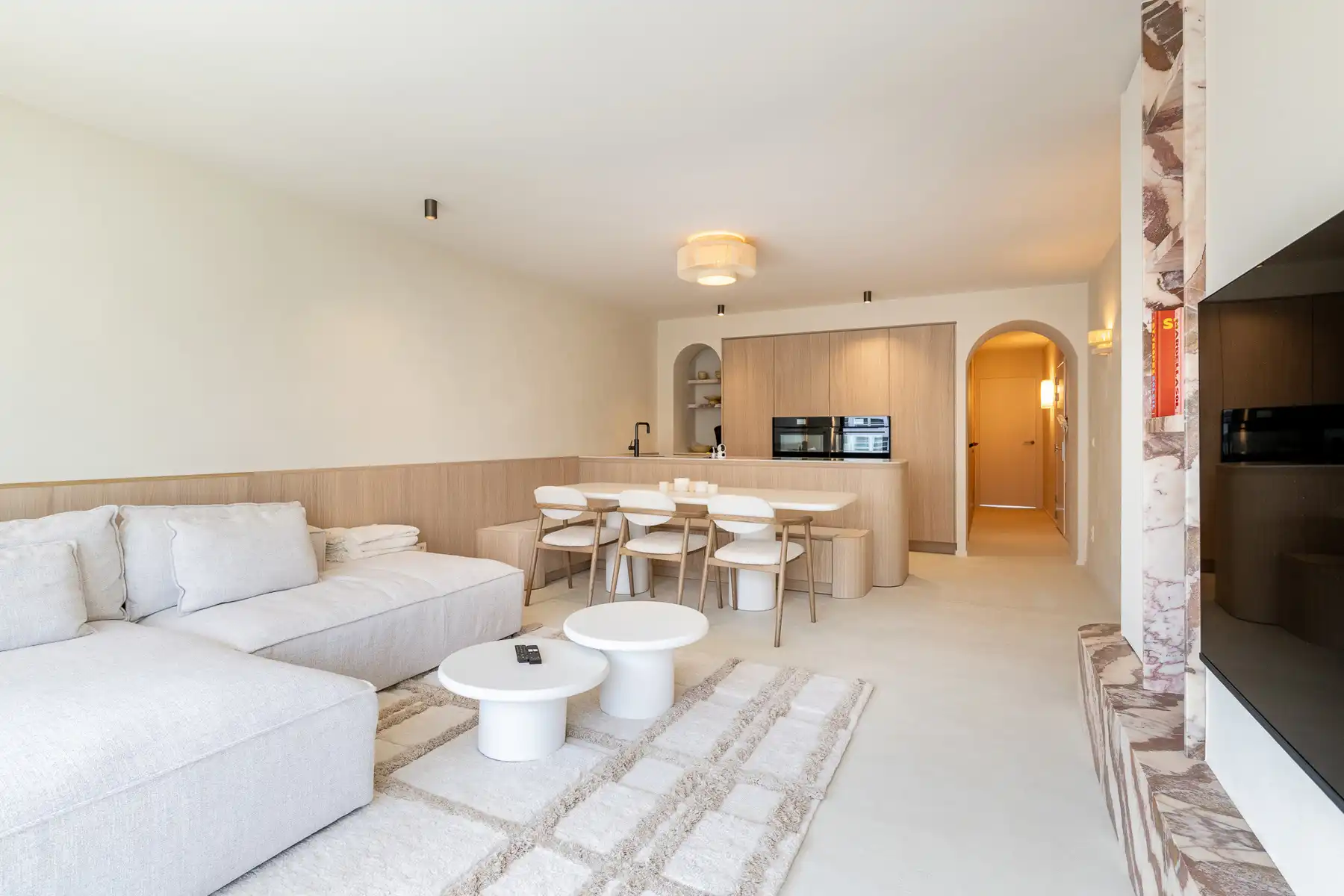 Volledig gerenoveerd appartement op centrale ligging foto 3
