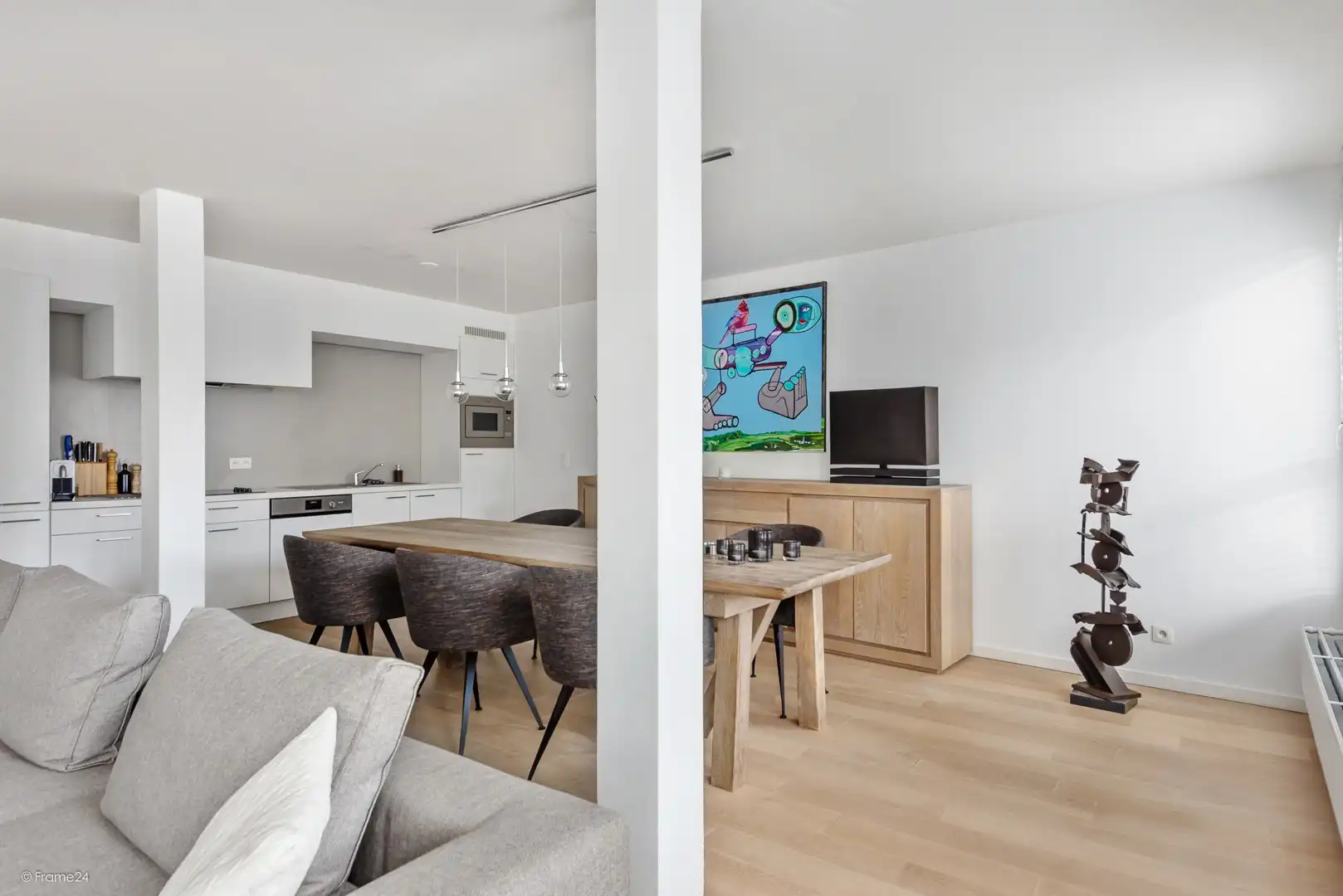 DUPLEX APPARTEMENT MET TWEE SLAAPKAMERS EN TERRAS foto 3