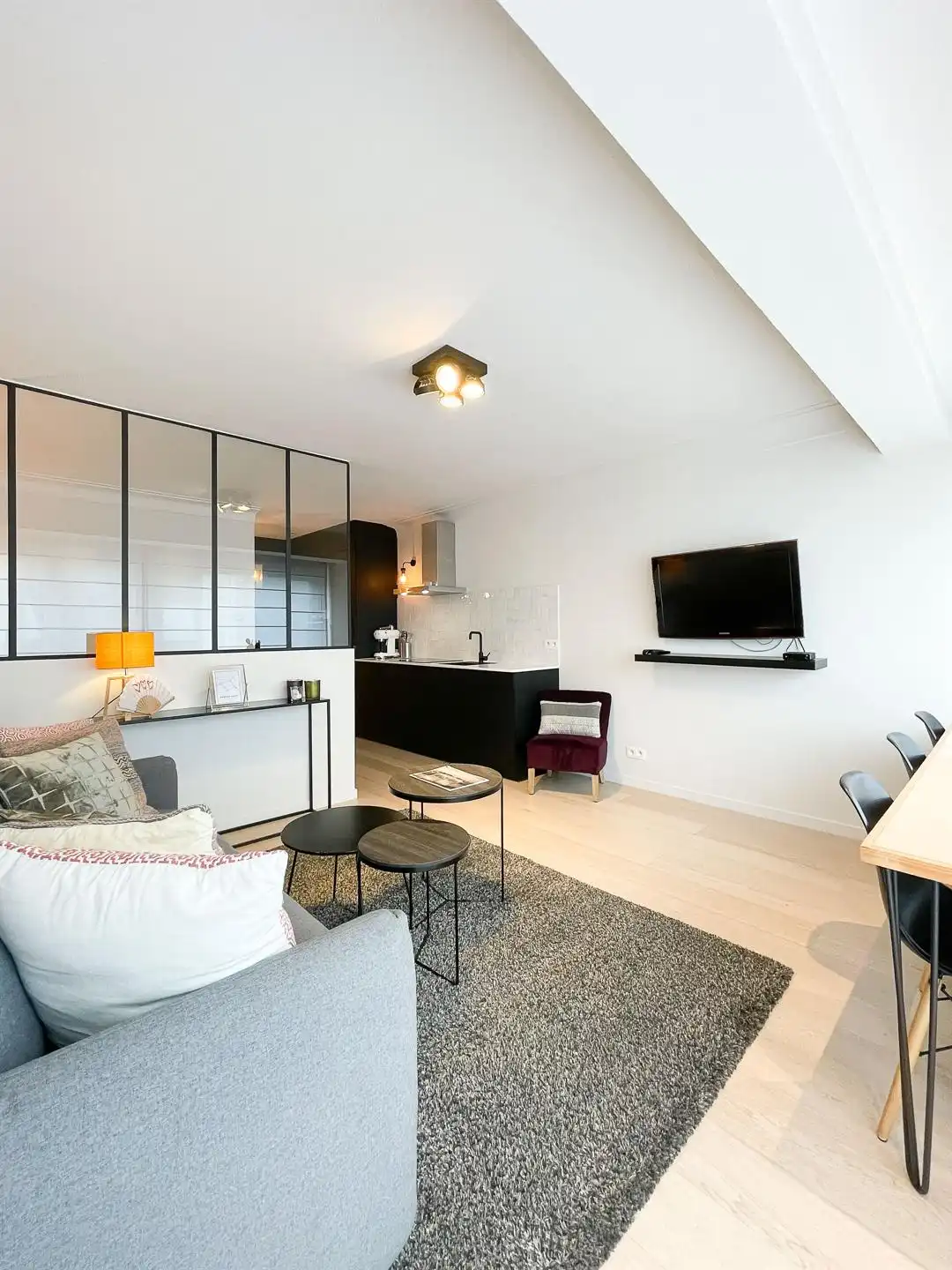 Gerenoveerde studio op toplocatie in de Kustlaan foto 8