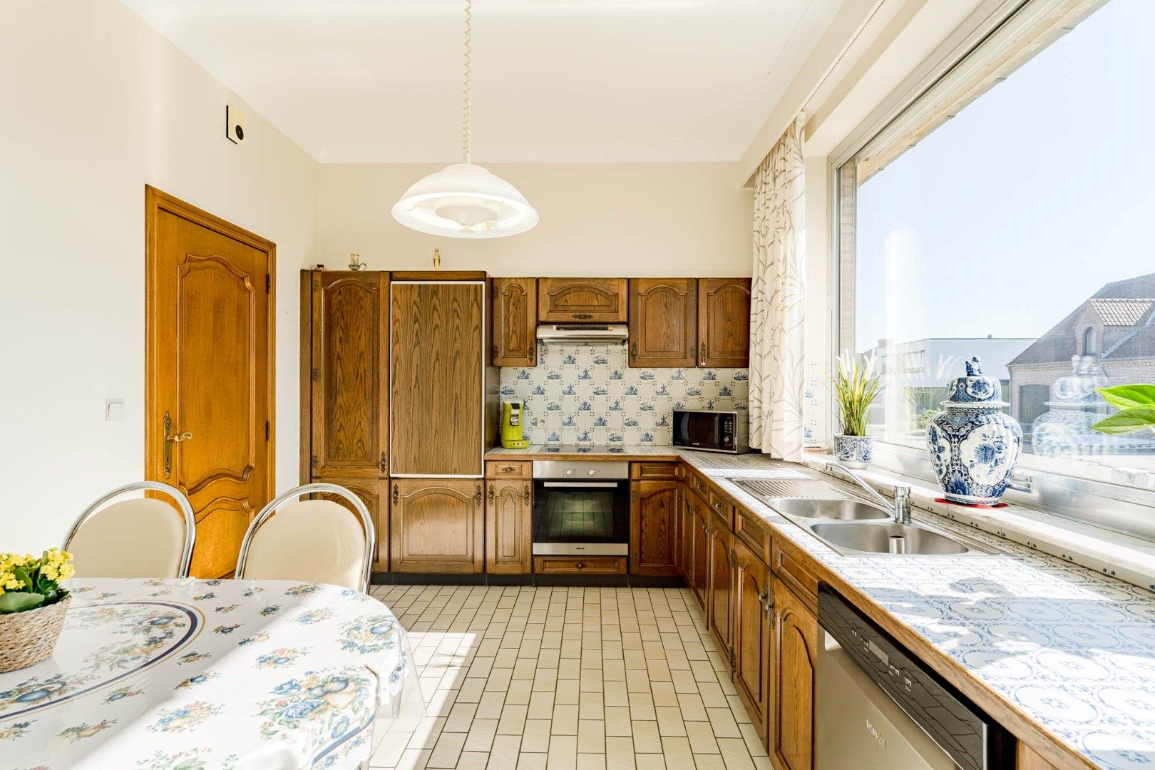 Uitstekend onderhouden vrijstaande bungalow woning op 6a 47ca in een gegeerde woonbuurt vlakbij het centrum van Bilzen foto 8