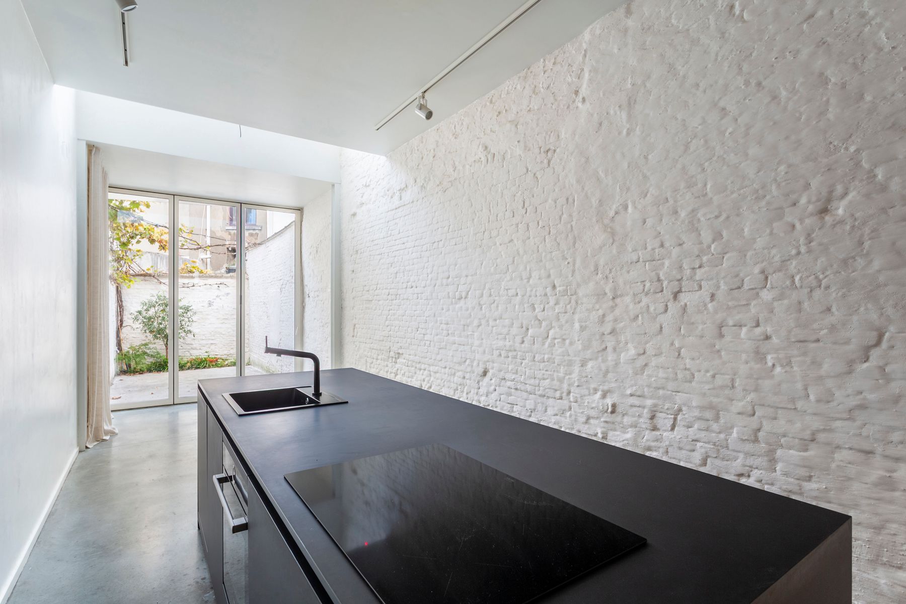 Instapklare woning met uniek binnenbuitengevoel in Antwerpen foto 16