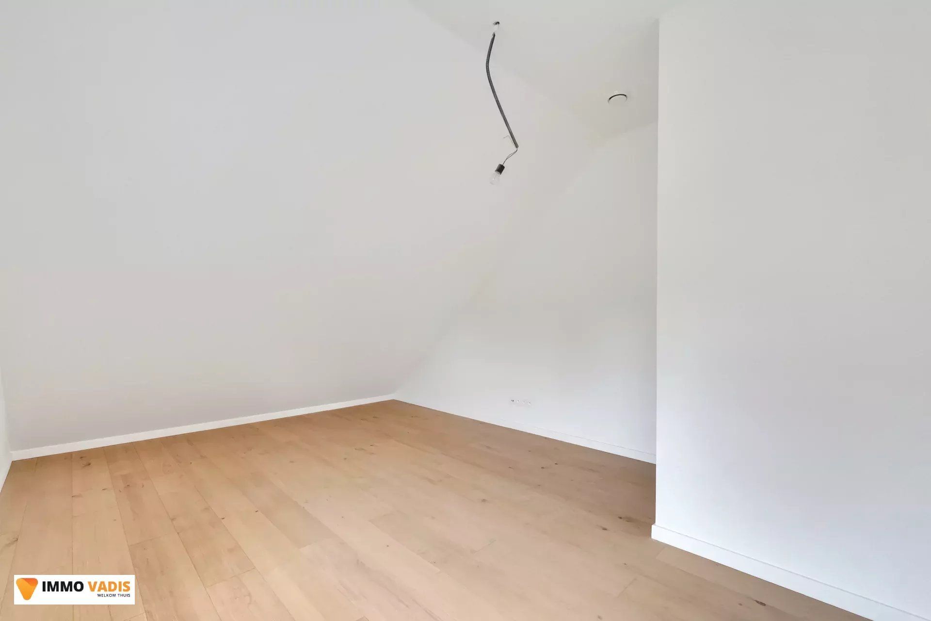 Moderne, energiezuinige woning in groene omgeving foto 12
