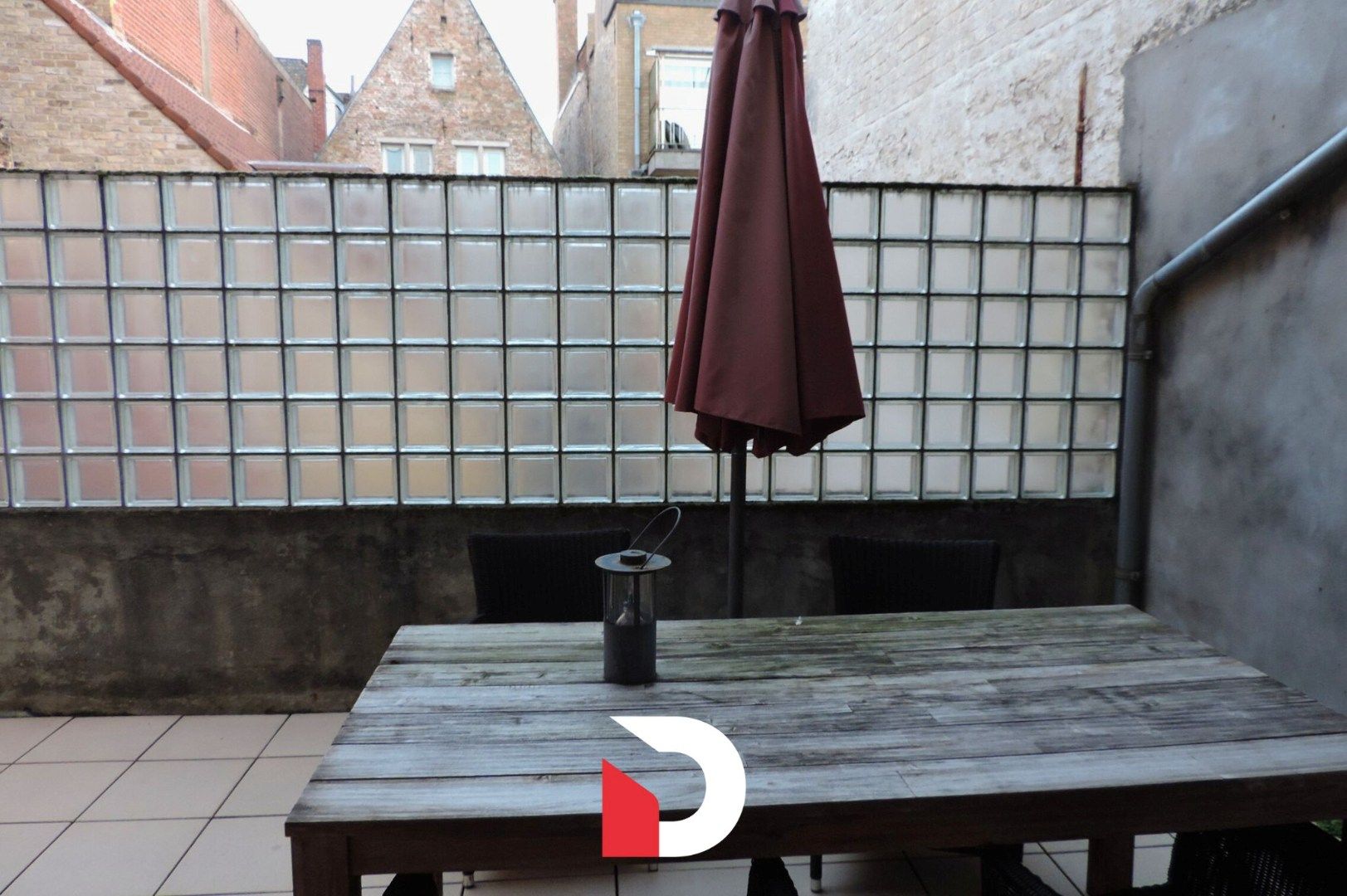 Gezellig appartement met 2 slaapkamers en terras in hartje Brugge foto 9