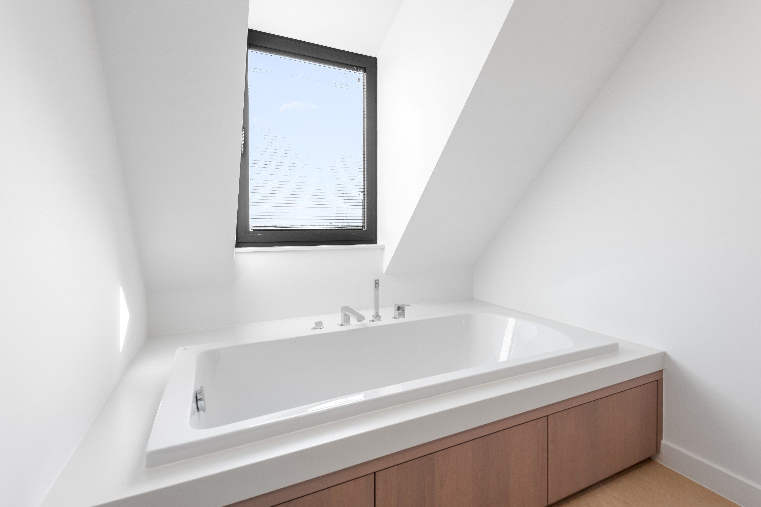 Recent duplexappartement met open zicht gelegen in het centrum van Knokke.  foto 14