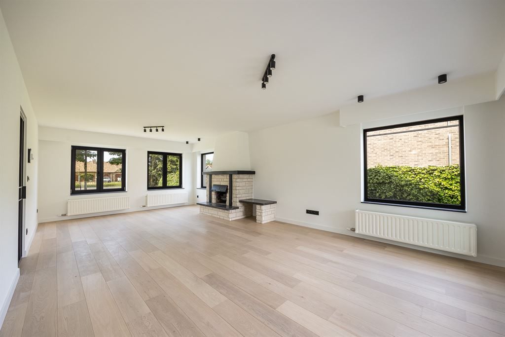 Stijlvol gerenoveerde villa met ruime tuin foto 10