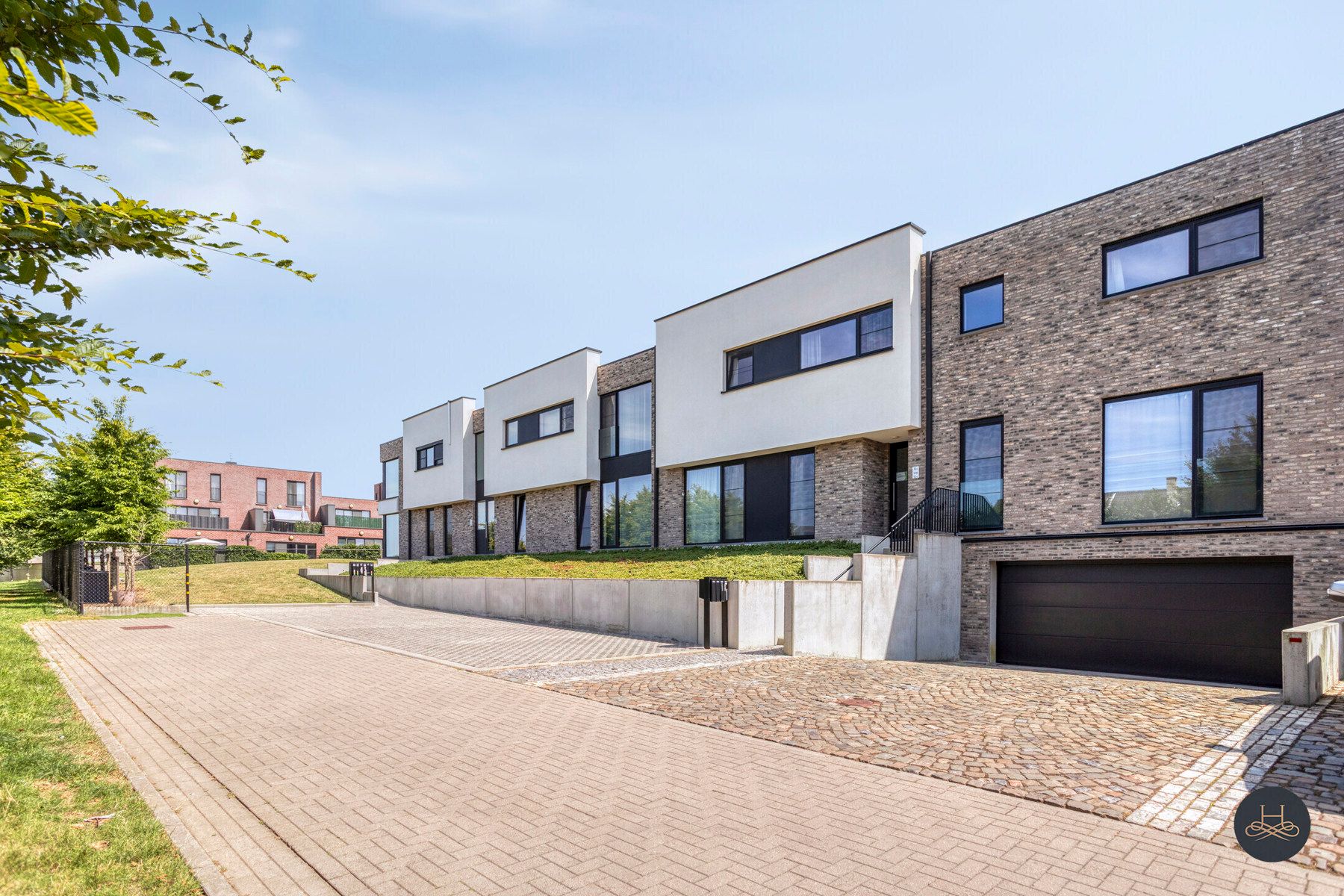 Zeer recent, energiezuinig gelijkvloersappartement met tuin  foto {{pictureIndex}}