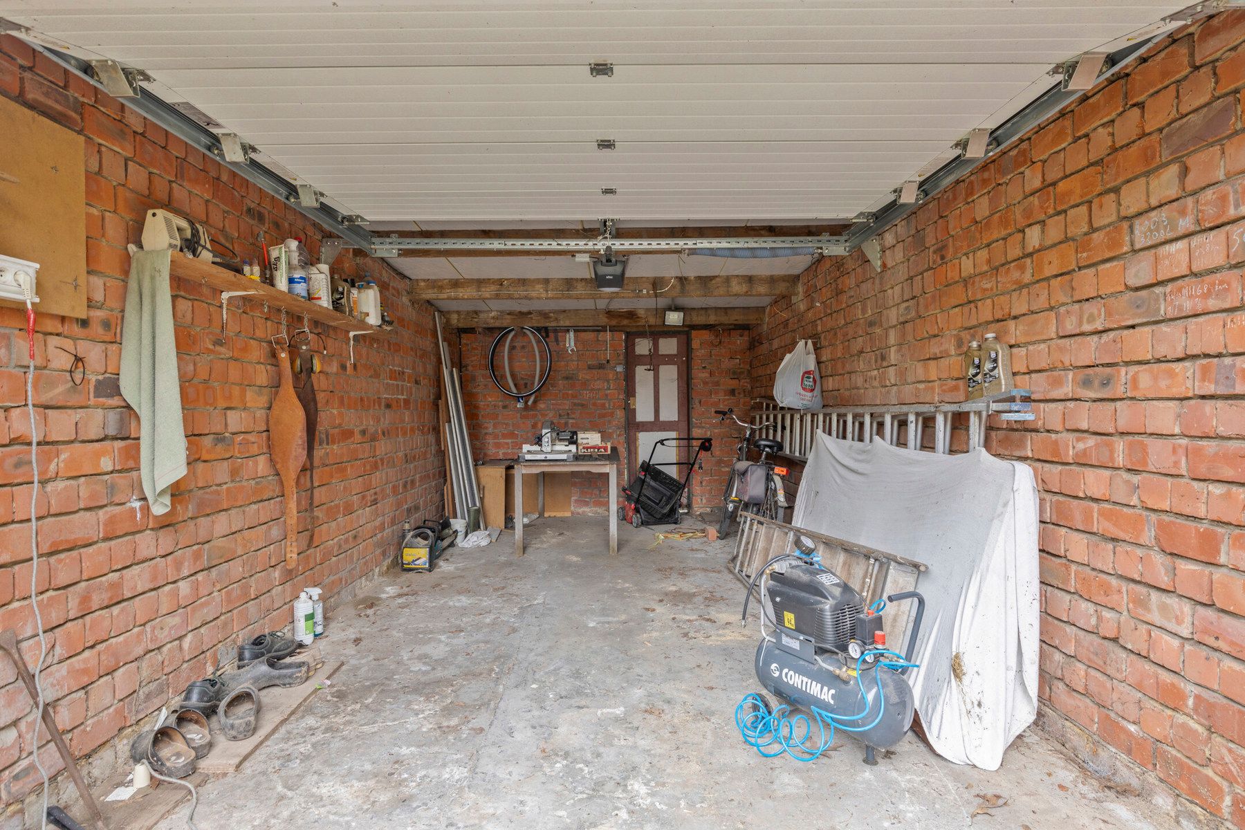 Ruime woning met tuin én garage in hartje Belsele foto 21