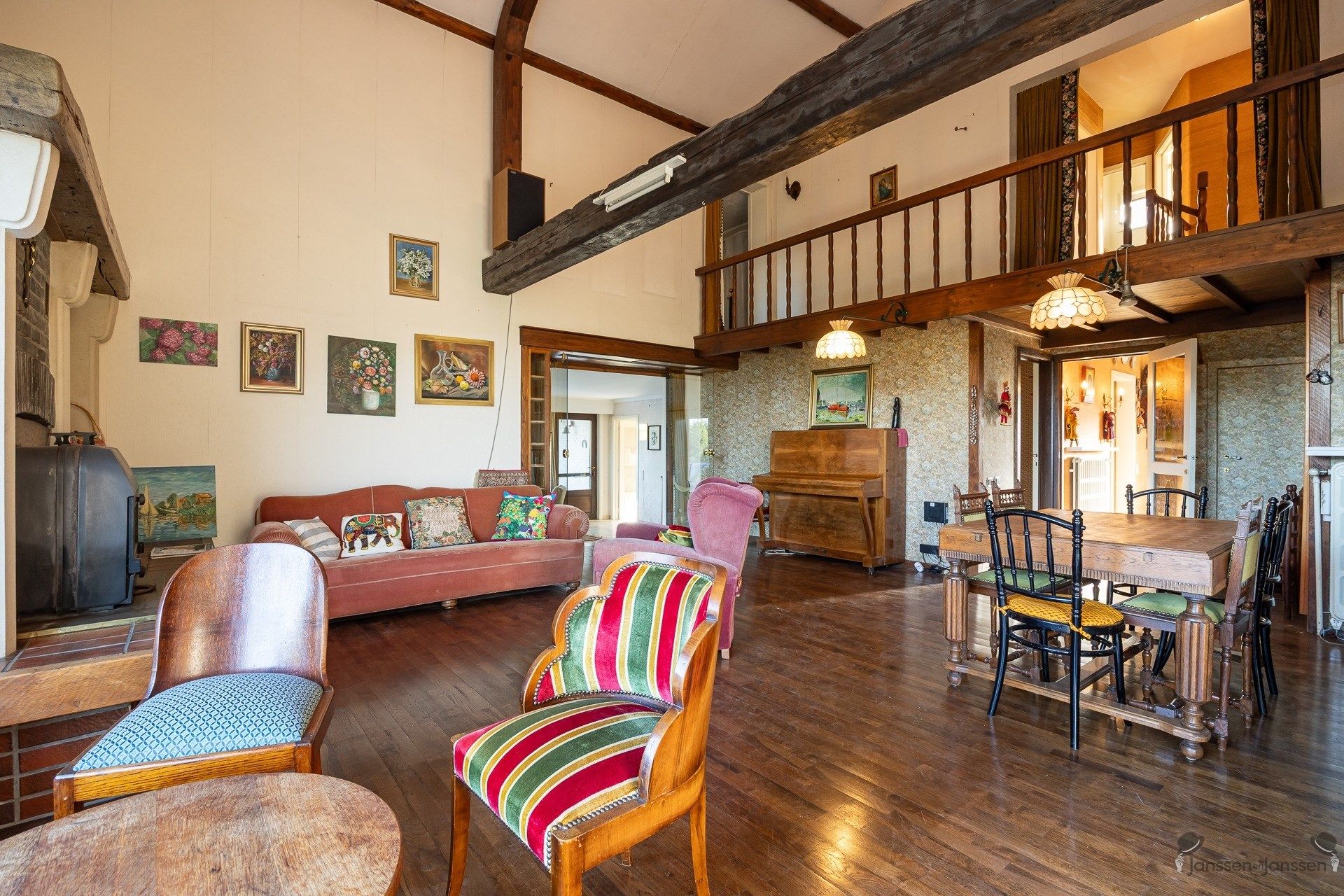 Te renoveren woning op unieke landelijke locatie! foto 17