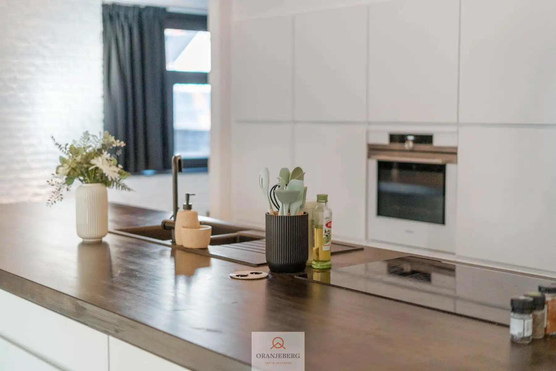 Uniek appartement in historisch gebouw foto 12