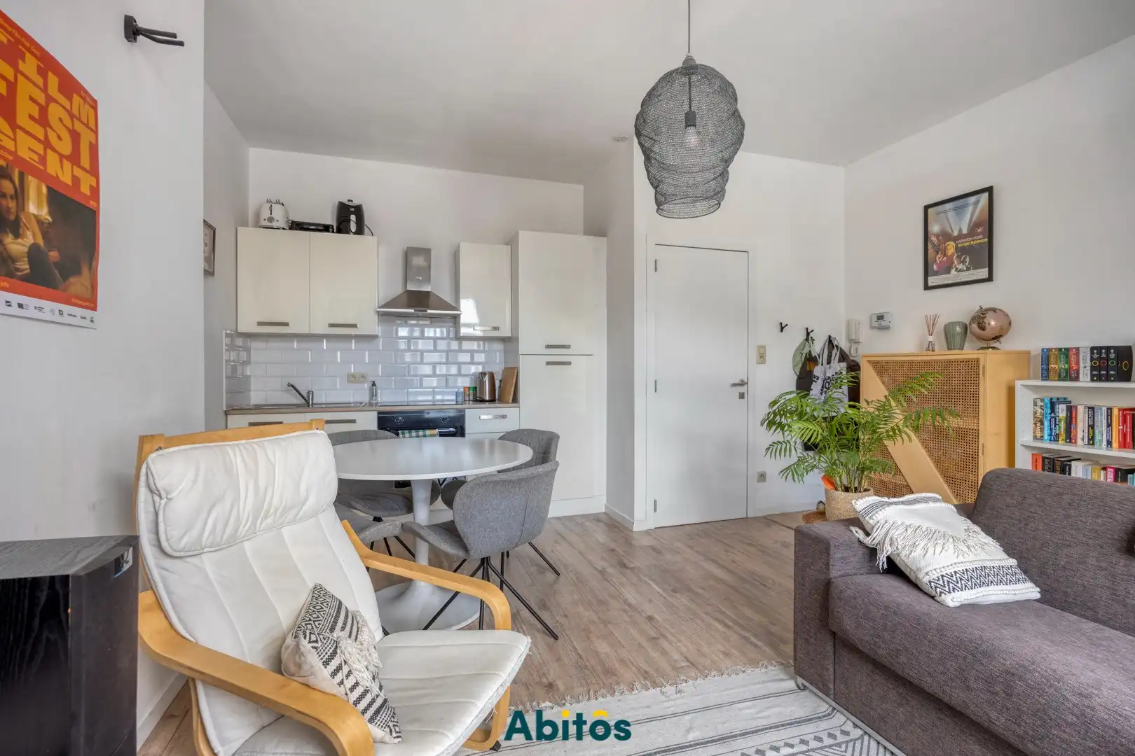 Wonen op een toplocatie tegenover Gent-Sint-Pieters, met absolute rust foto {{pictureIndex}}