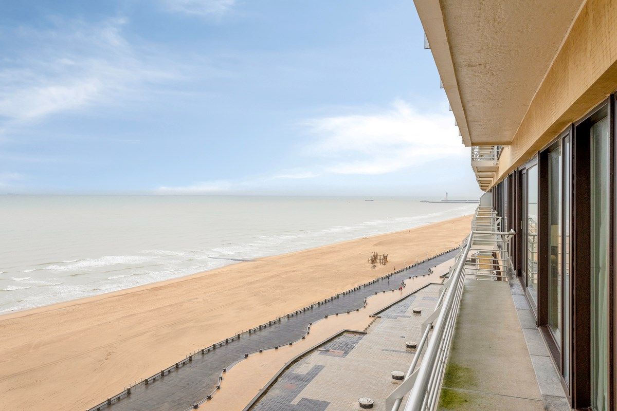 RIANT APPARTEMENT MET ZICHT OP ZEE EN TERRASSEN  foto 7